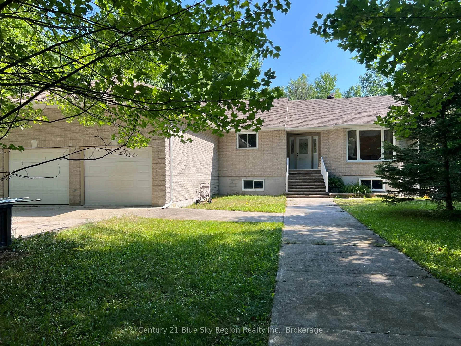 Photo of 1518 Pinecreek Road S