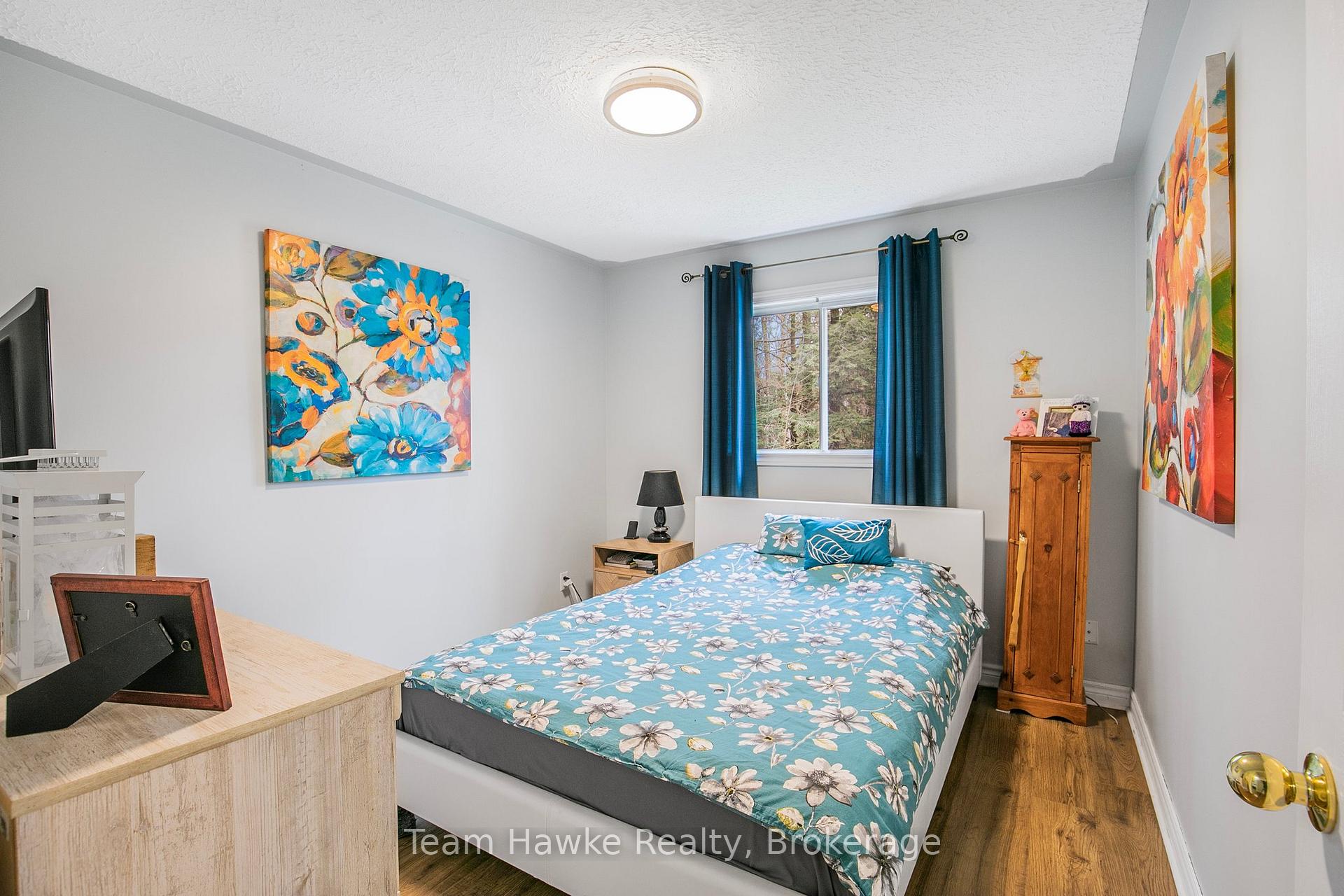 Photo 12 of 22 Laurier Boulevard, Tiny, Rural Tiny — HOMEH