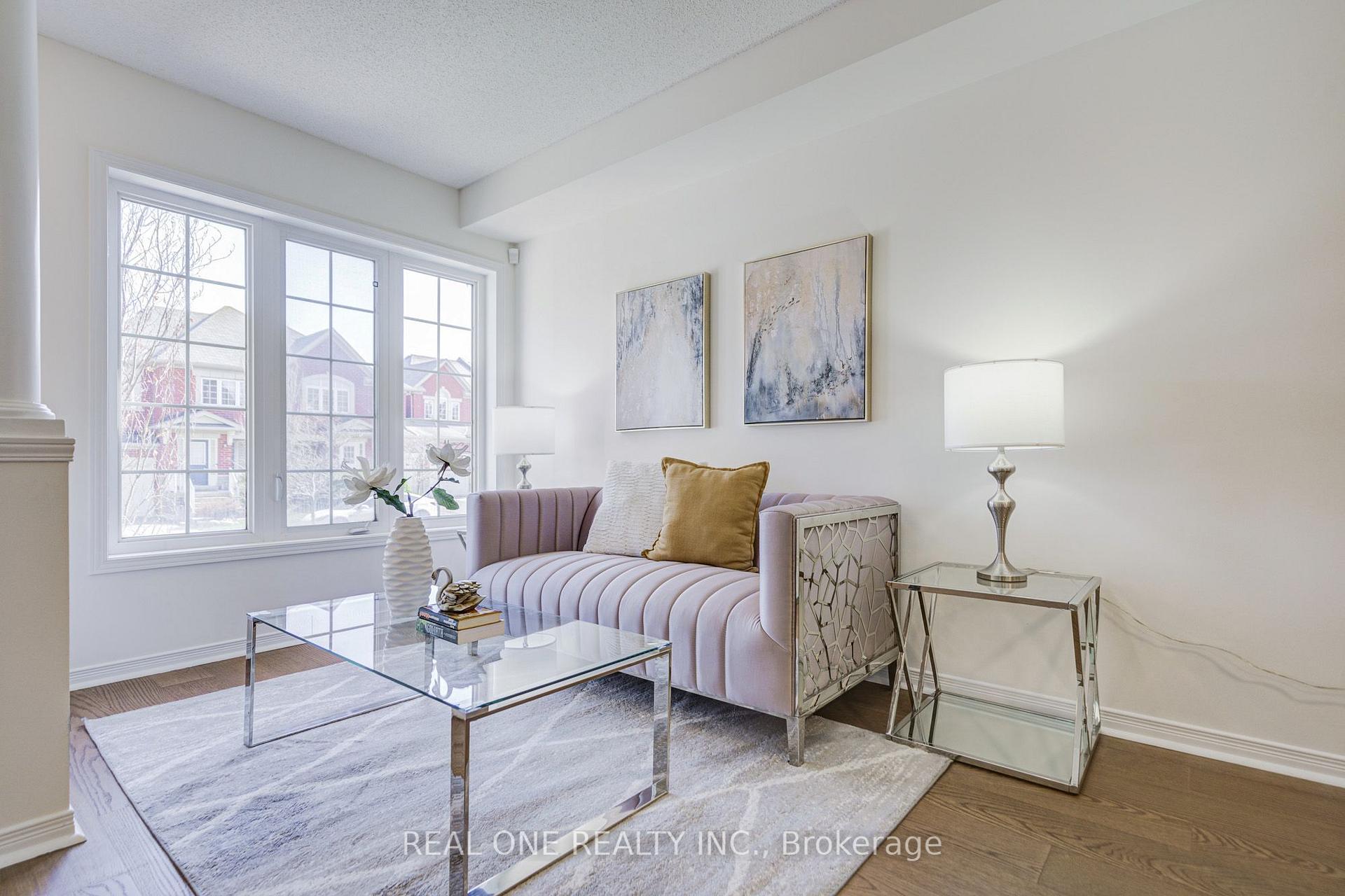 Photo 3 of 65 Westcliffe Crescent, Richmond Hill, Jefferson — HOMEH