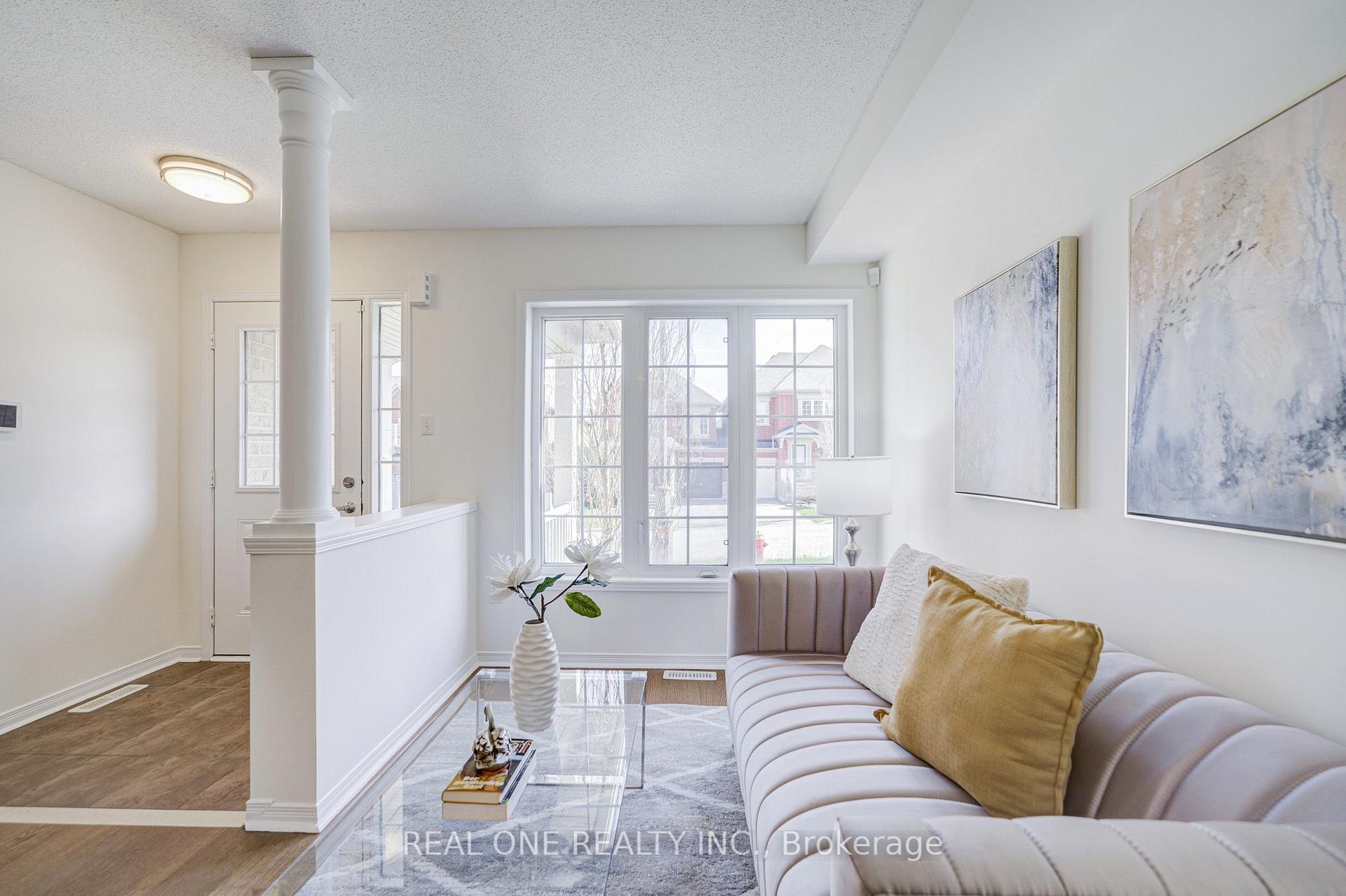 Photo 5 of 65 Westcliffe Crescent, Richmond Hill, Jefferson — HOMEH