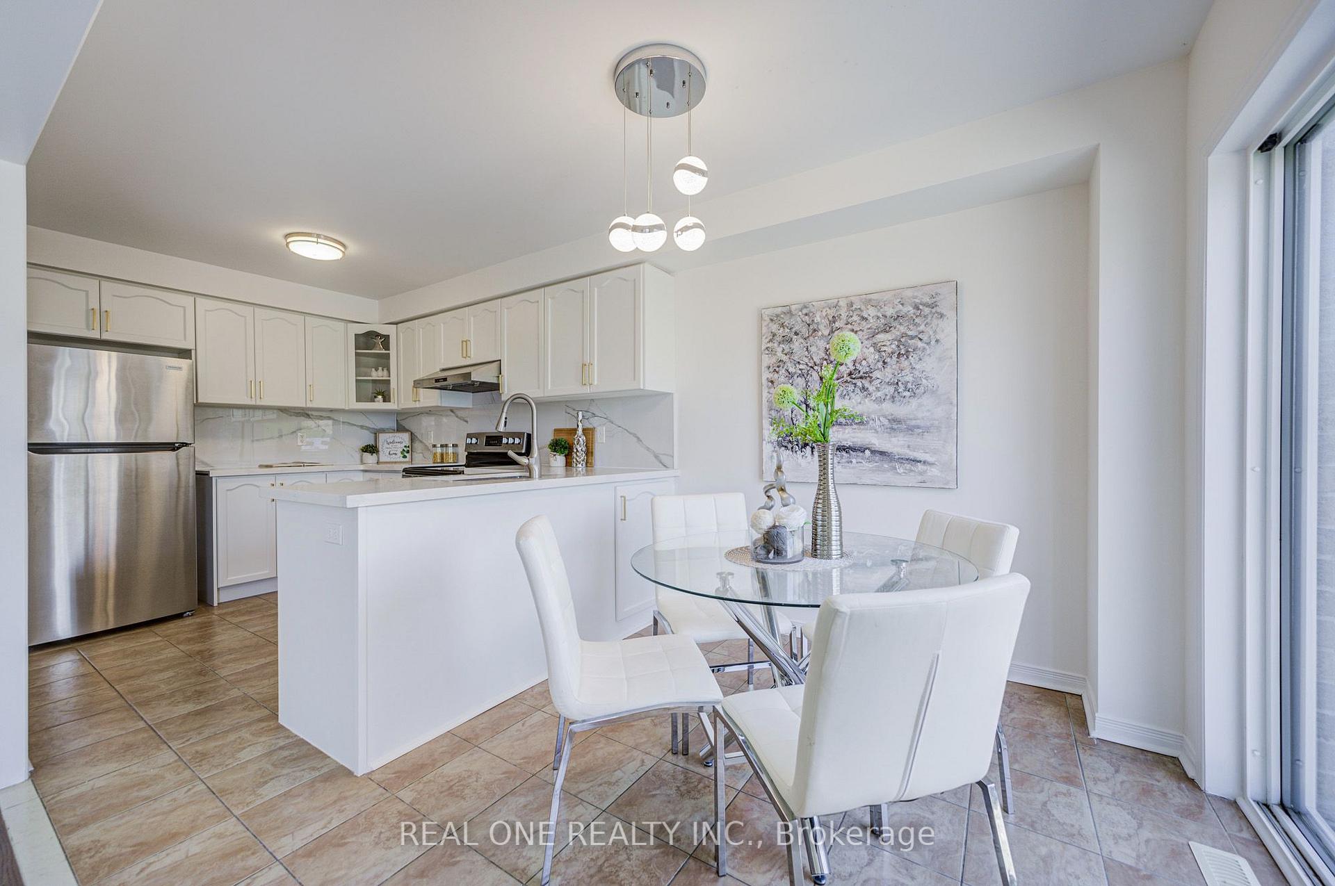Photo 16 of 65 Westcliffe Crescent, Richmond Hill, Jefferson — HOMEH