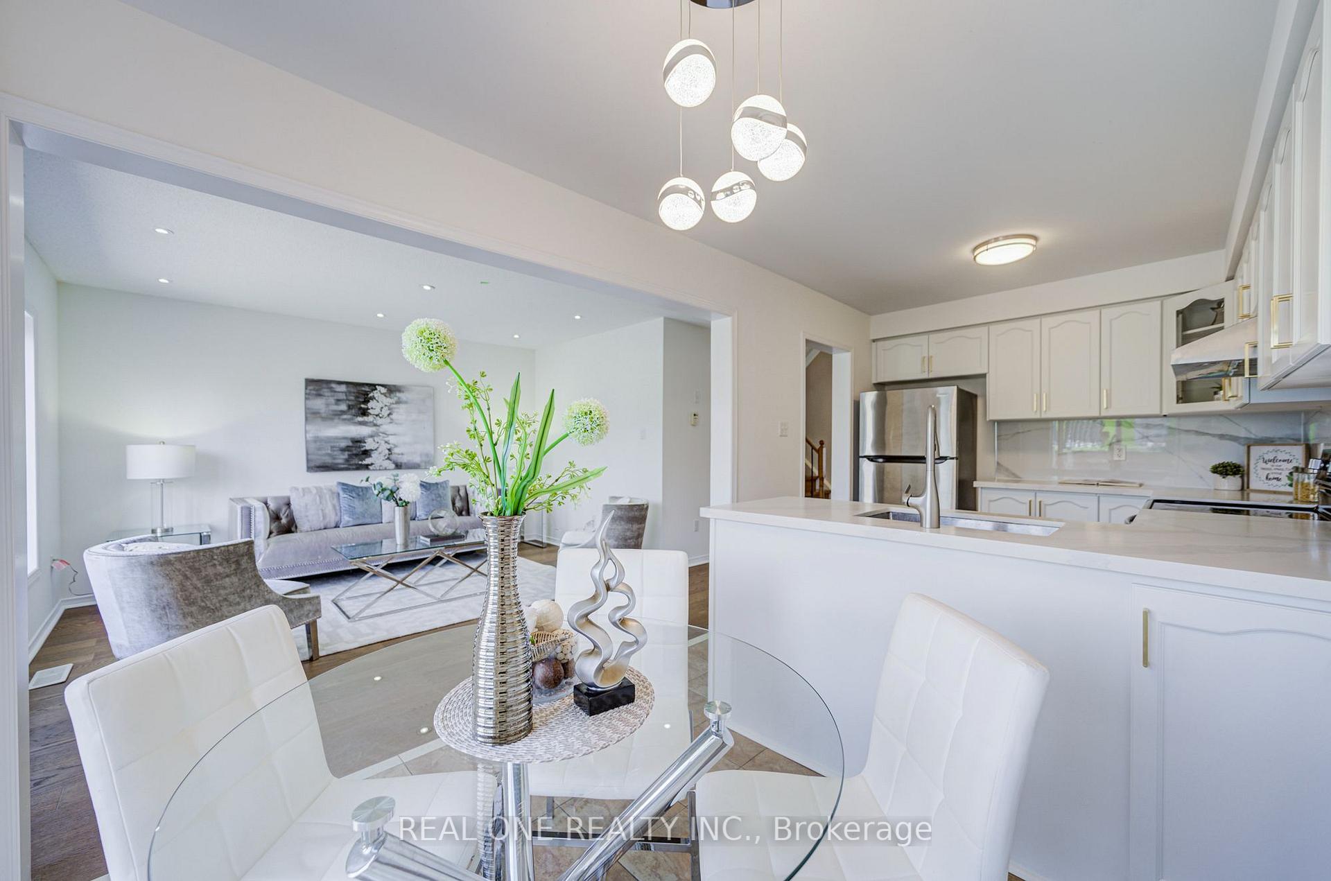 Photo 17 of 65 Westcliffe Crescent, Richmond Hill, Jefferson — HOMEH