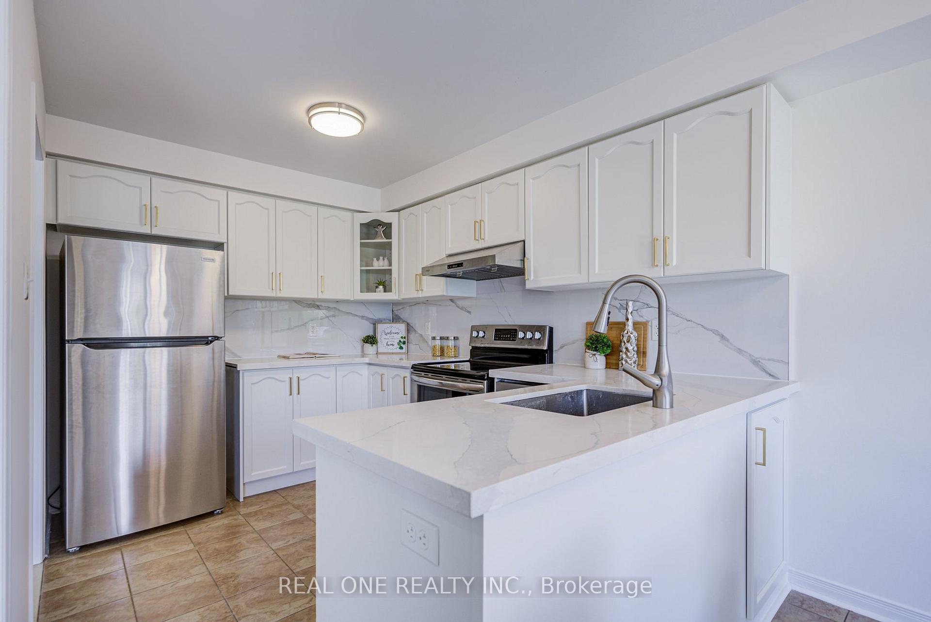 Photo 19 of 65 Westcliffe Crescent, Richmond Hill, Jefferson — HOMEH