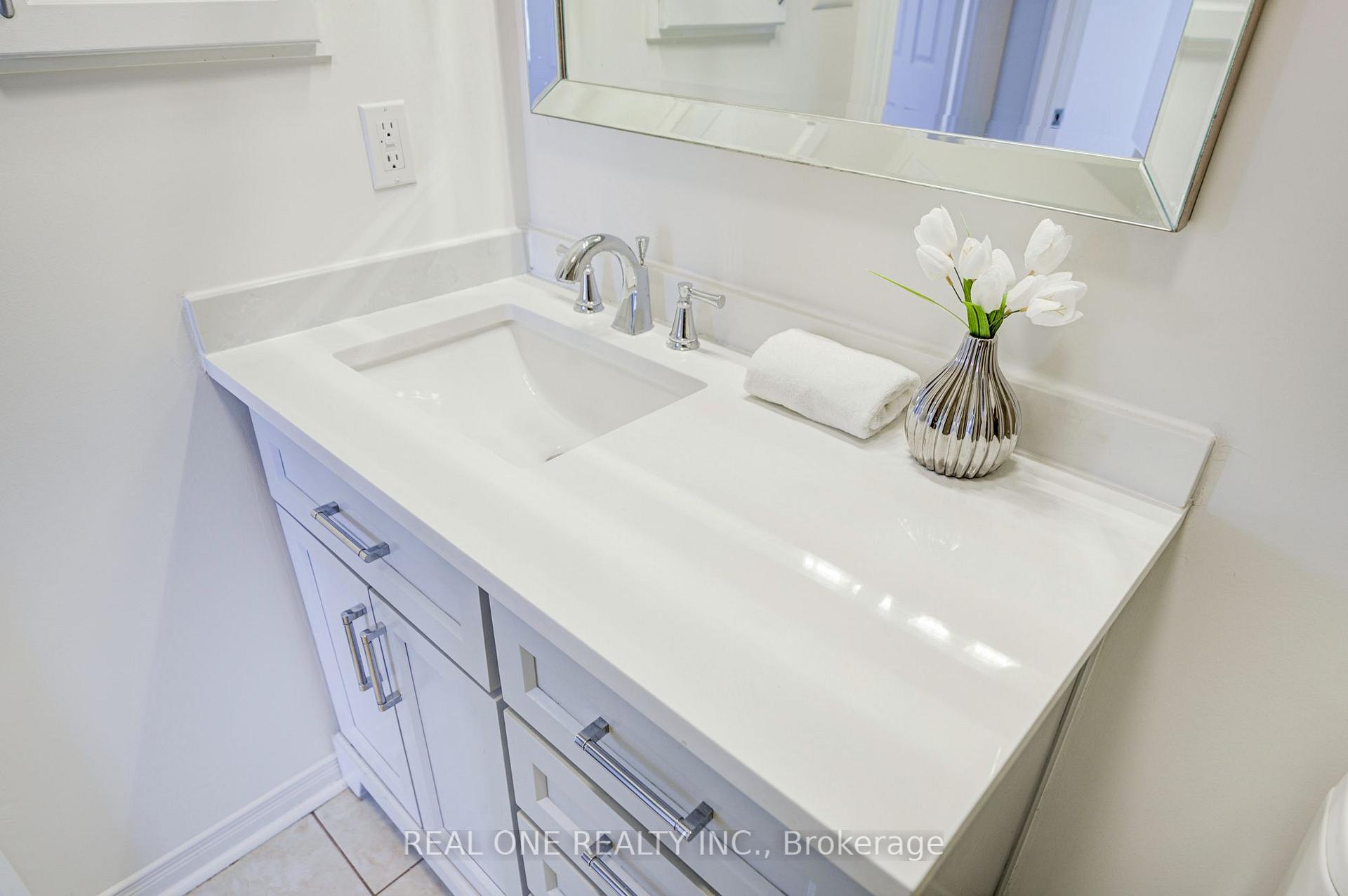 Photo 36 of 65 Westcliffe Crescent, Richmond Hill, Jefferson — HOMEH
