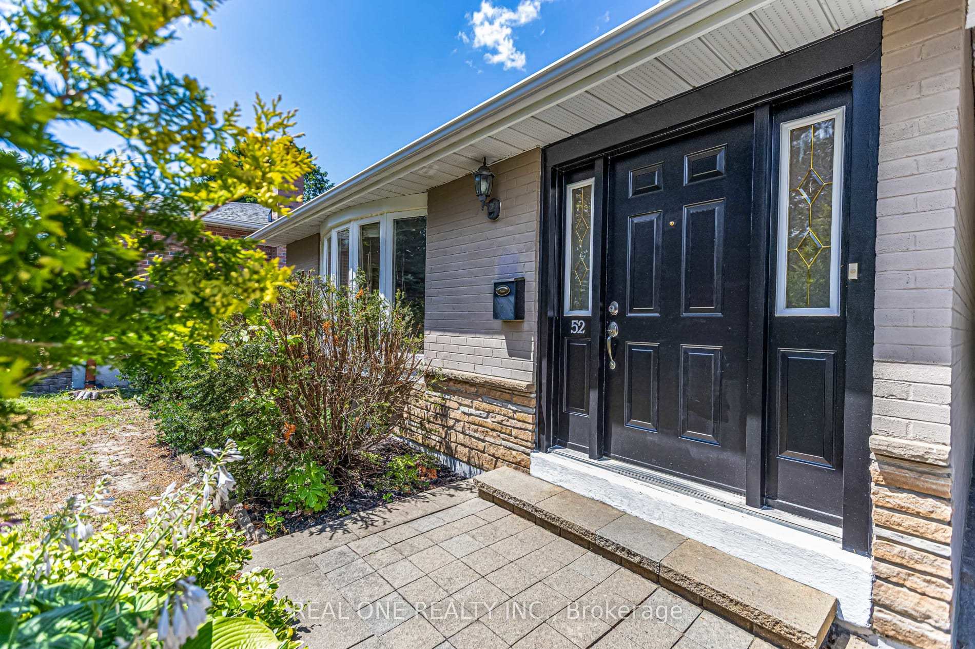 Photo 3 of 52 Devins Drive, Aurora, Aurora Heights — HOMEH