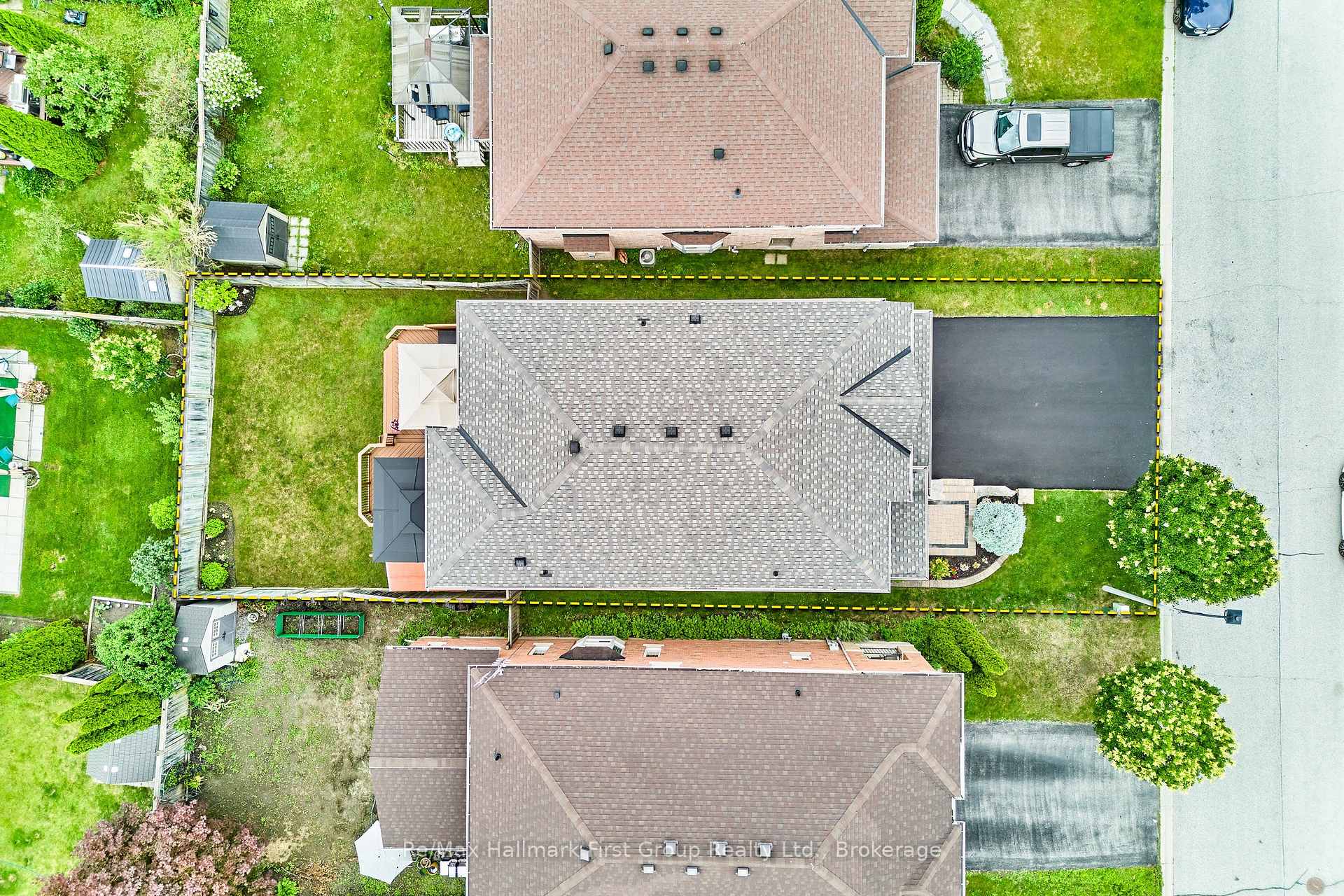 Photo 4 of 33 Carlinds Drive, Whitby, Rolling Acres — HOMEH