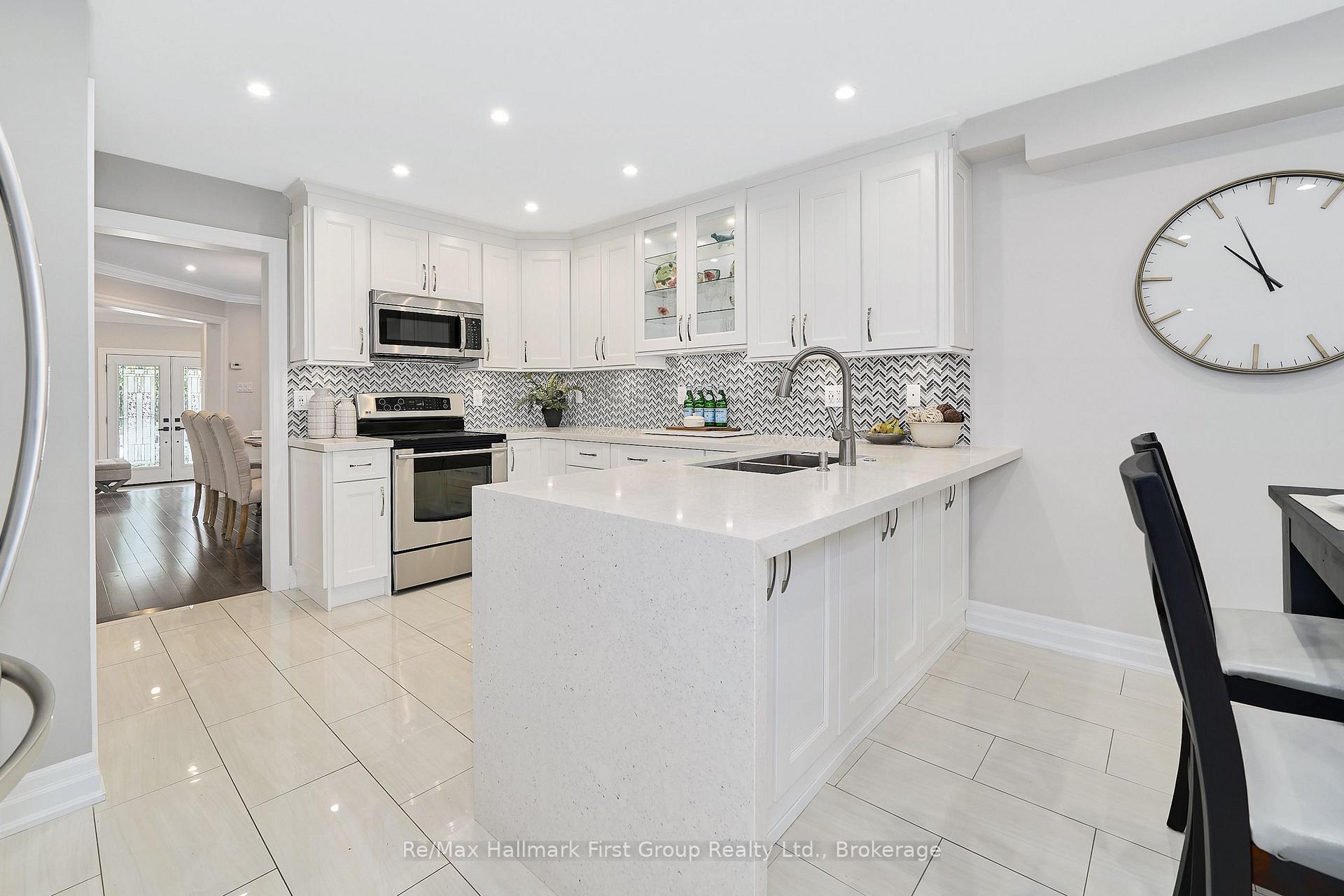Photo 17 of 33 Carlinds Drive, Whitby, Rolling Acres — HOMEH