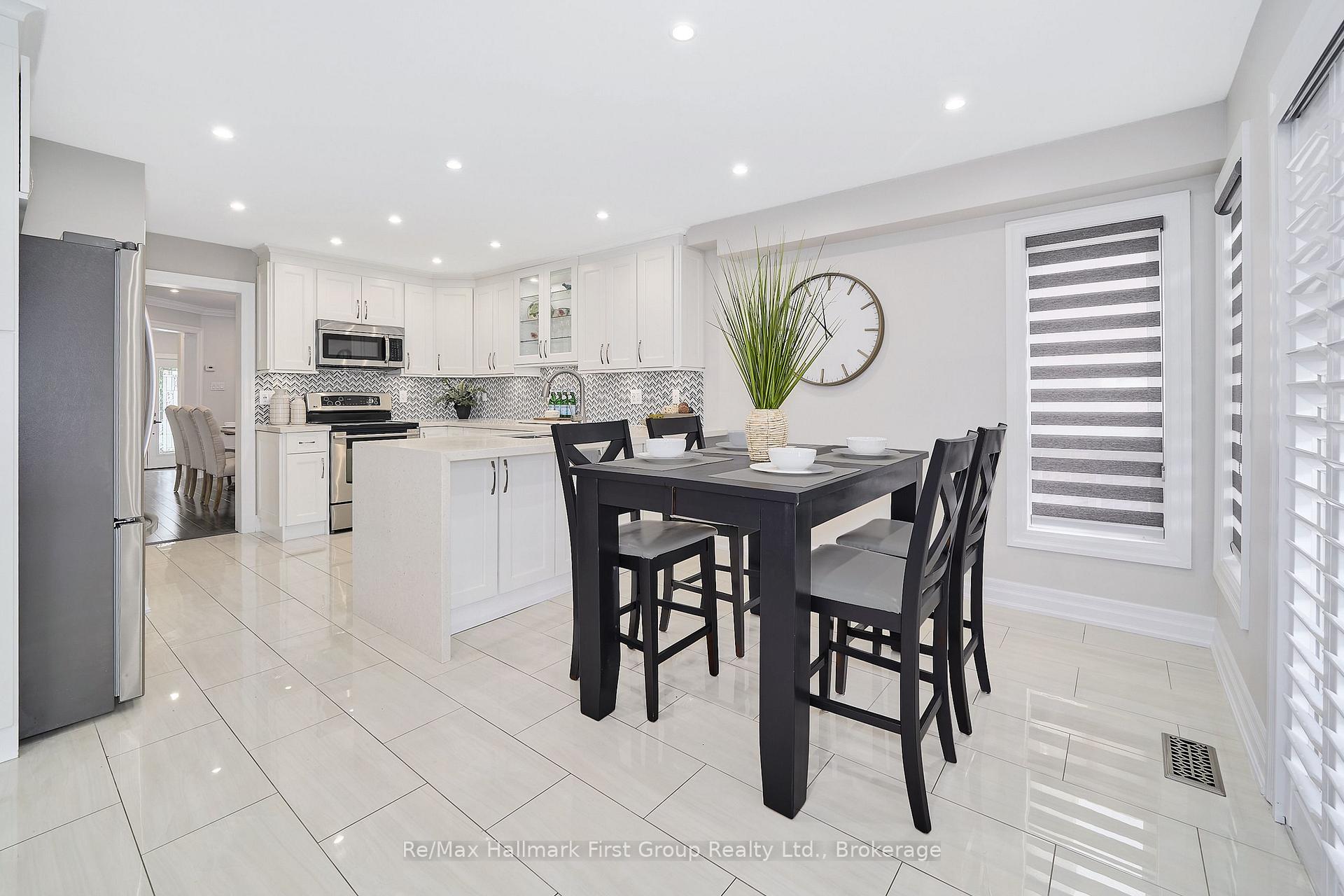 Photo 18 of 33 Carlinds Drive, Whitby, Rolling Acres — HOMEH