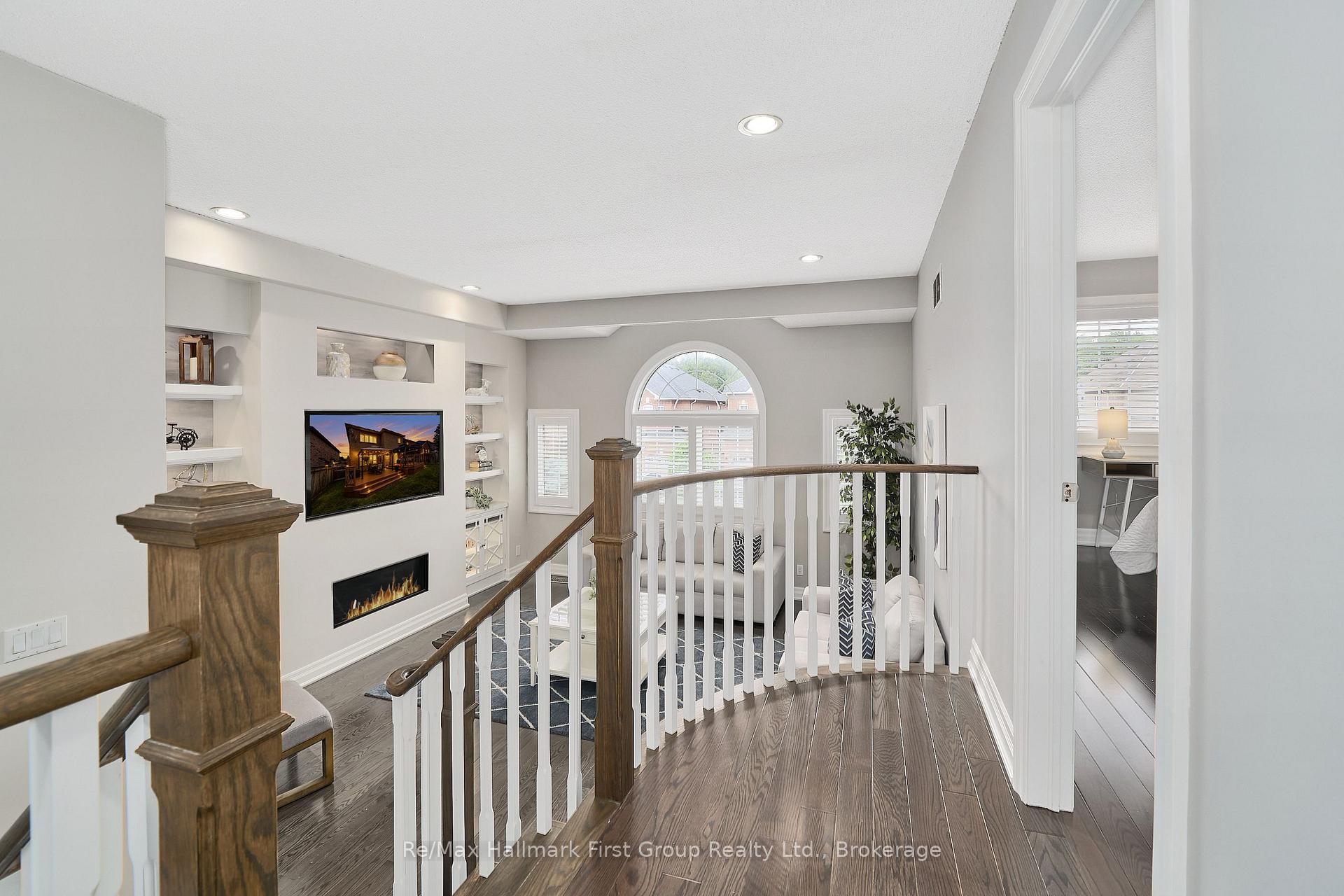 Photo 24 of 33 Carlinds Drive, Whitby, Rolling Acres — HOMEH