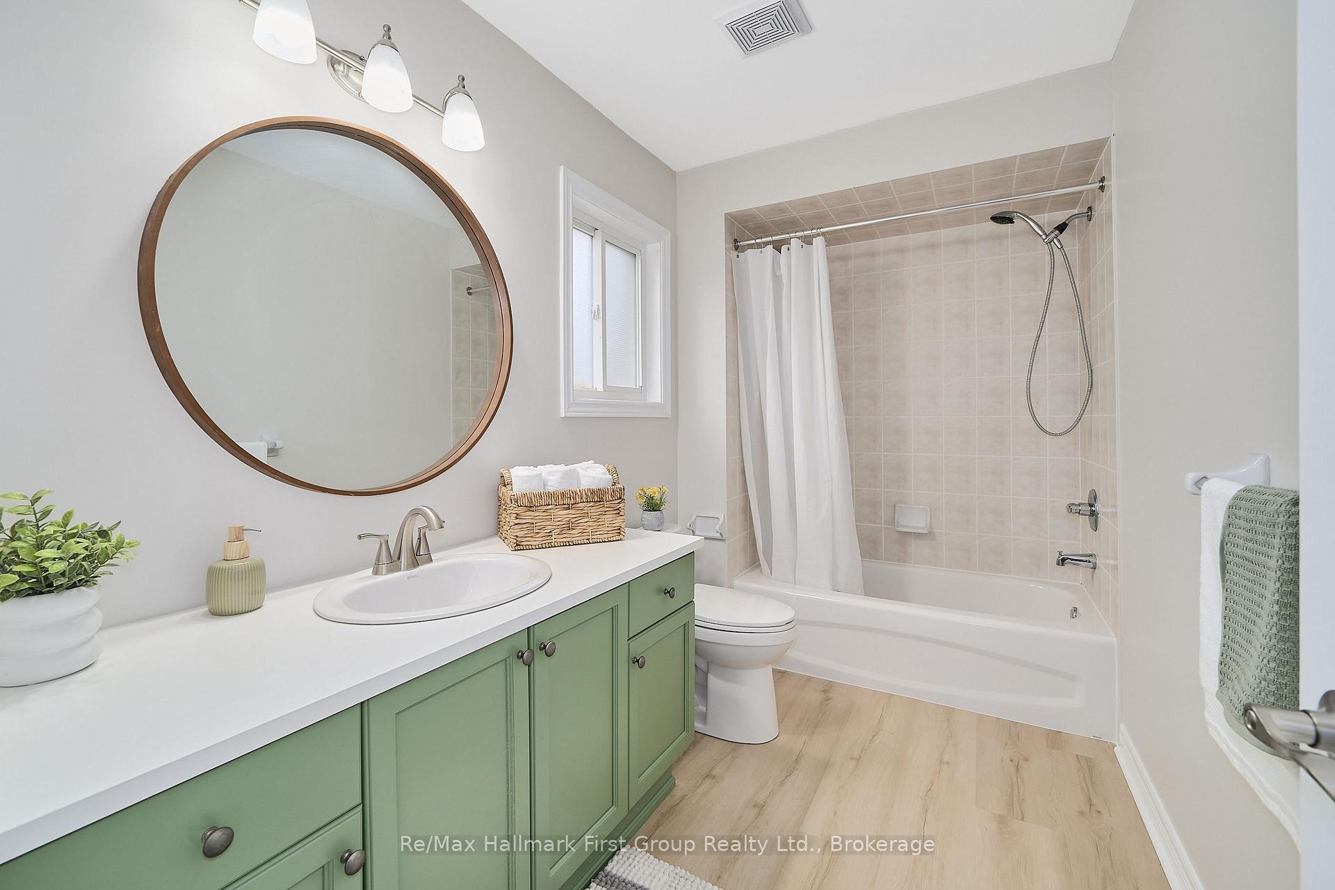 Photo 35 of 33 Carlinds Drive, Whitby, Rolling Acres — HOMEH