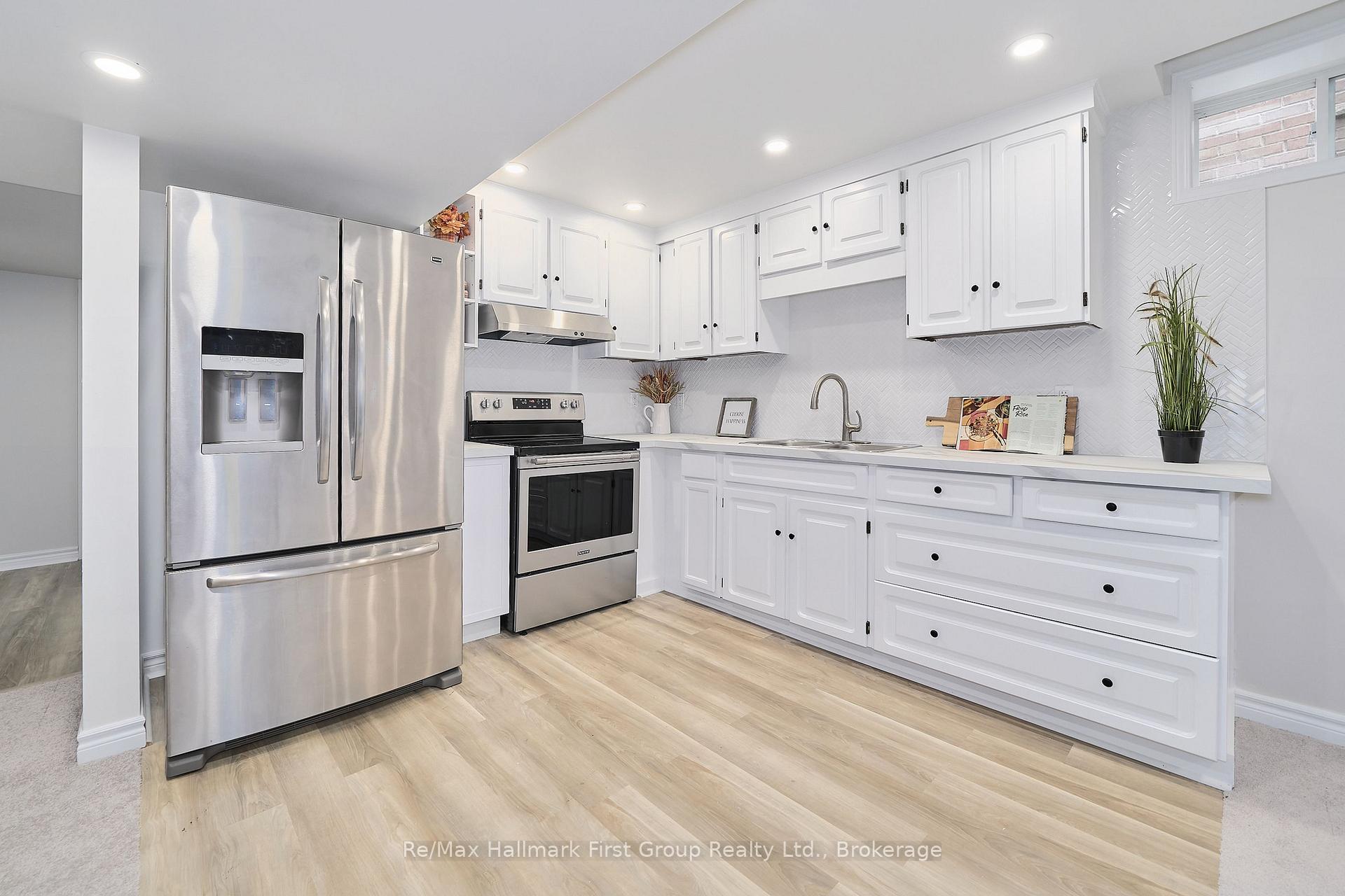 Photo 39 of 33 Carlinds Drive, Whitby, Rolling Acres — HOMEH