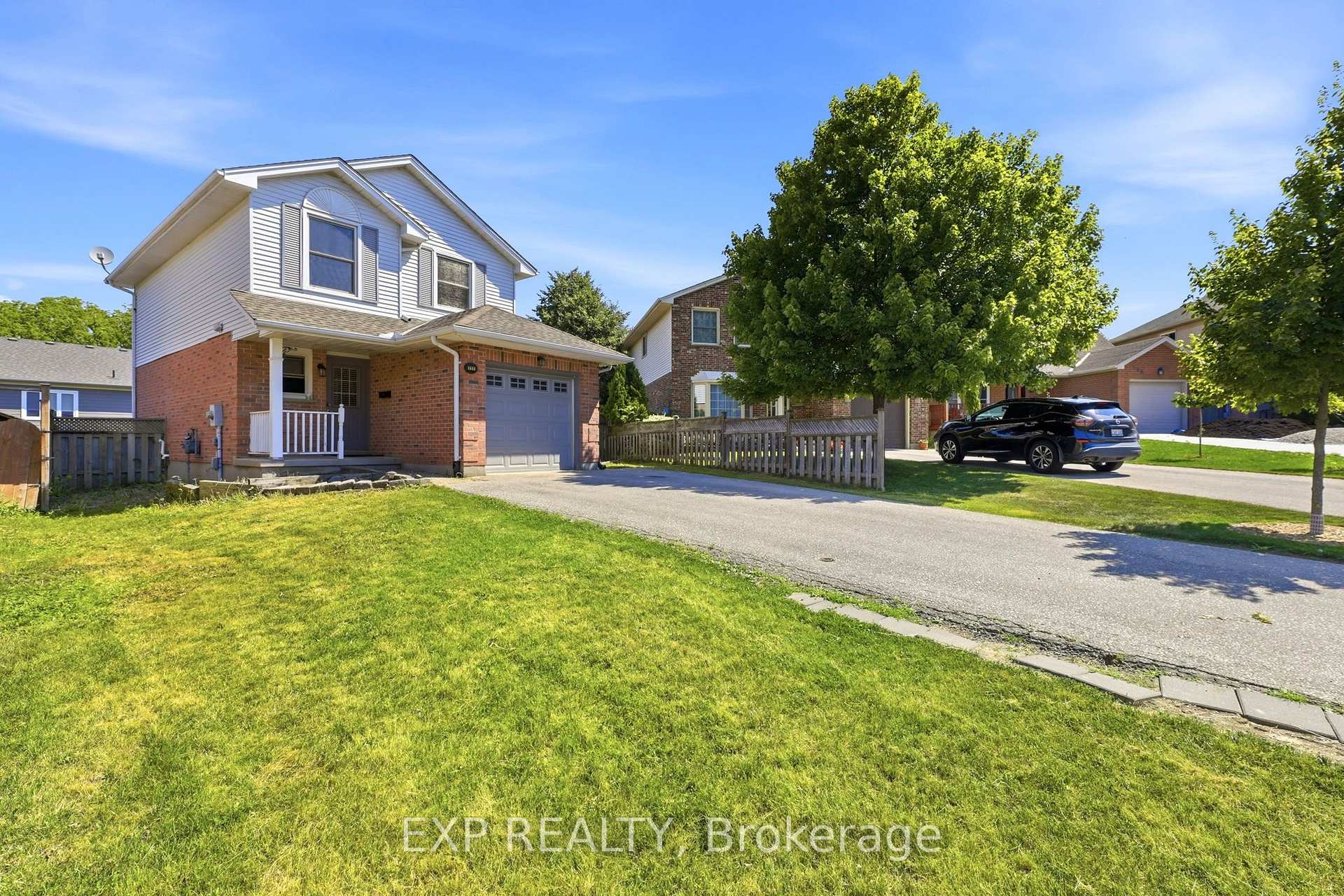 Photo 2 of 111 Gerald Crescent, London, South J — HOMEH