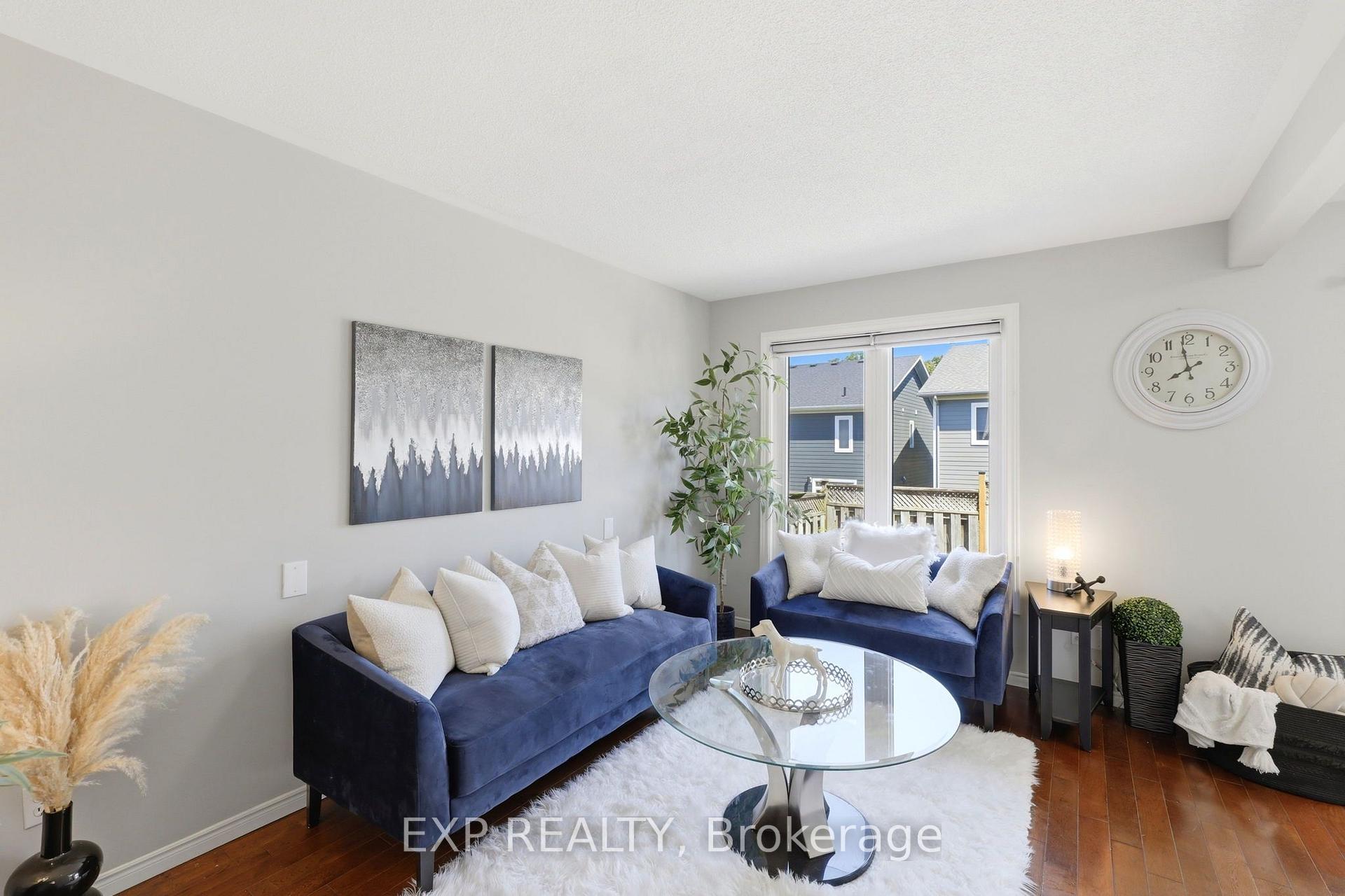Photo 7 of 111 Gerald Crescent, London, South J — HOMEH