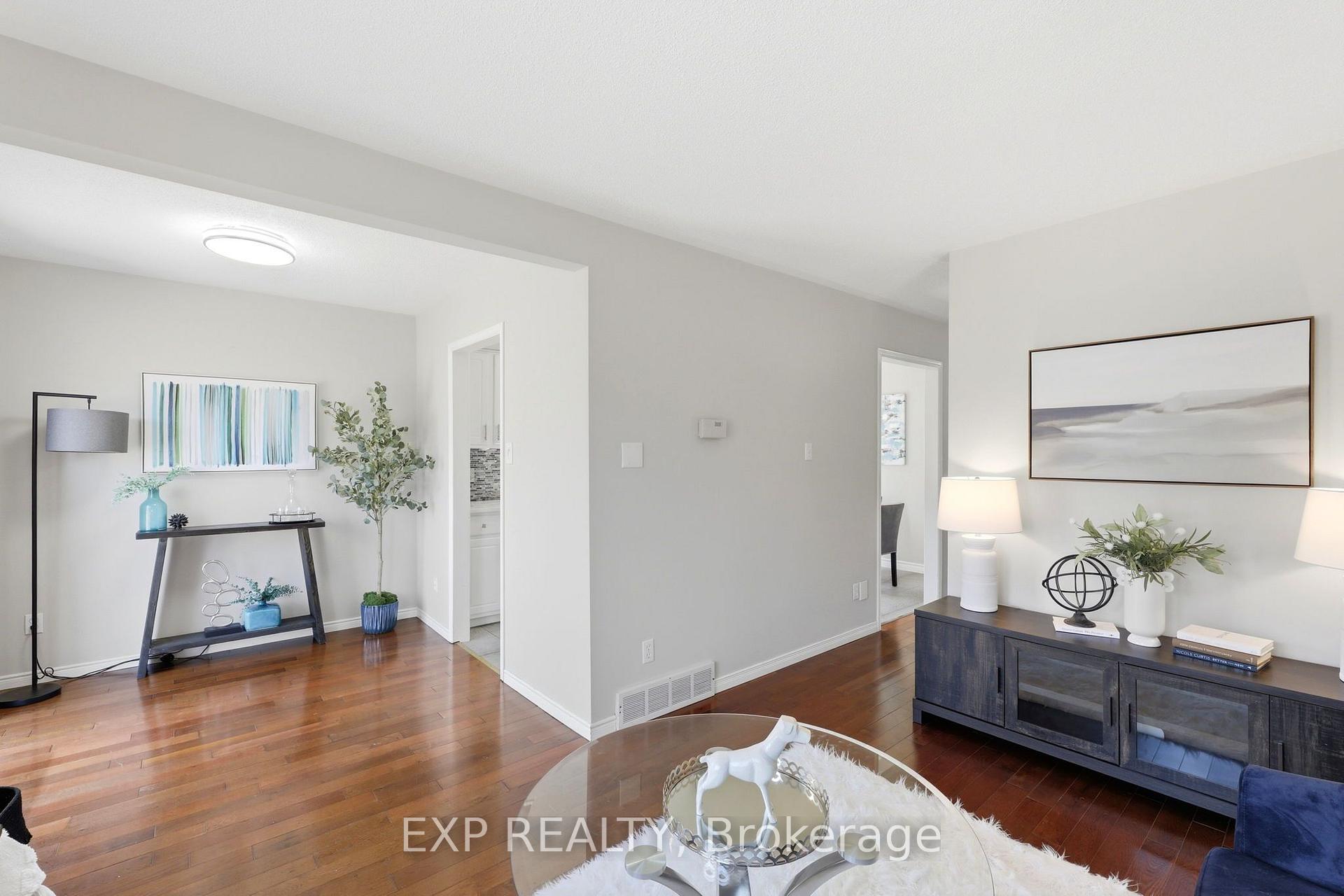 Photo 8 of 111 Gerald Crescent, London, South J — HOMEH