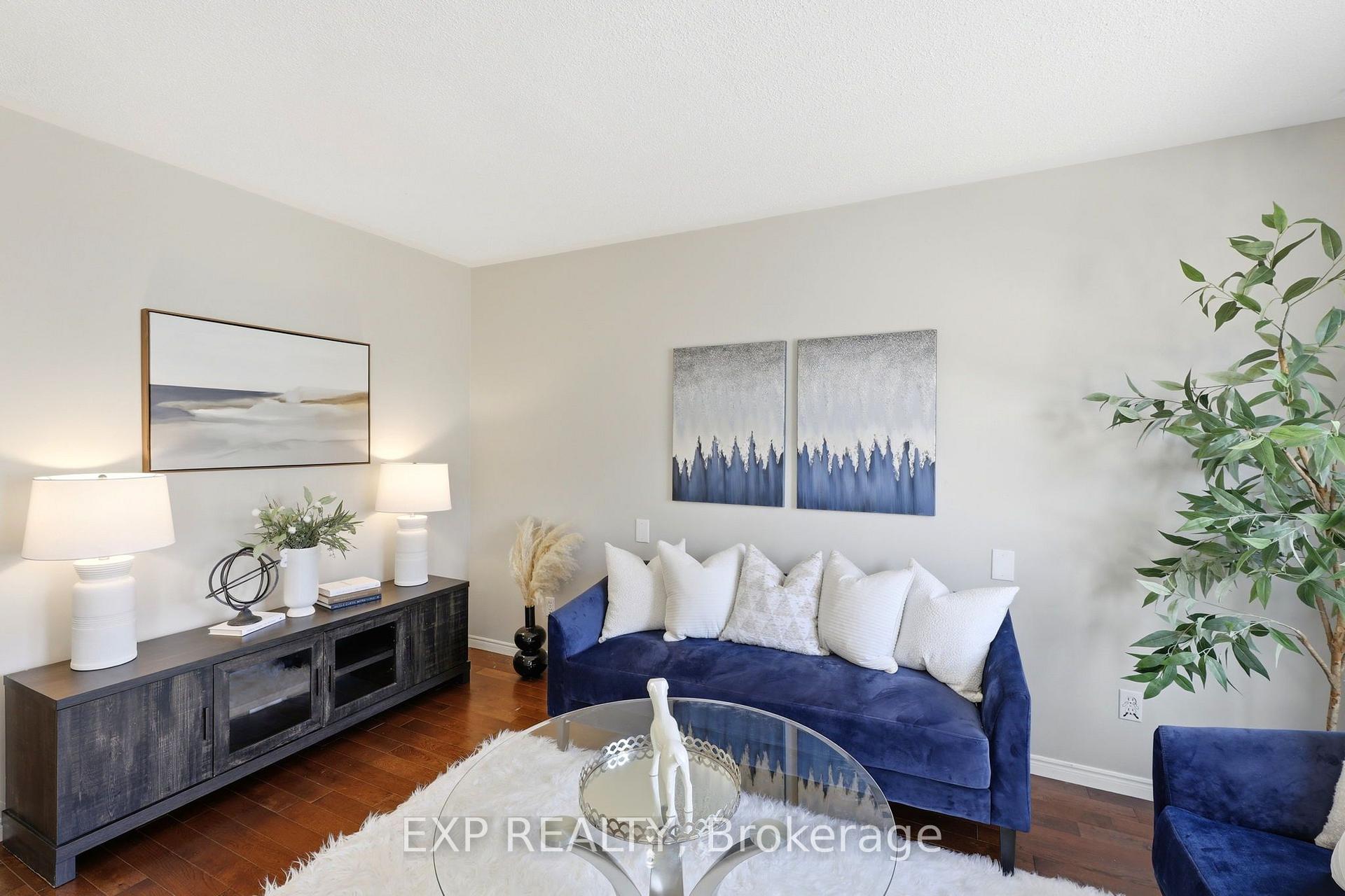 Photo 9 of 111 Gerald Crescent, London, South J — HOMEH