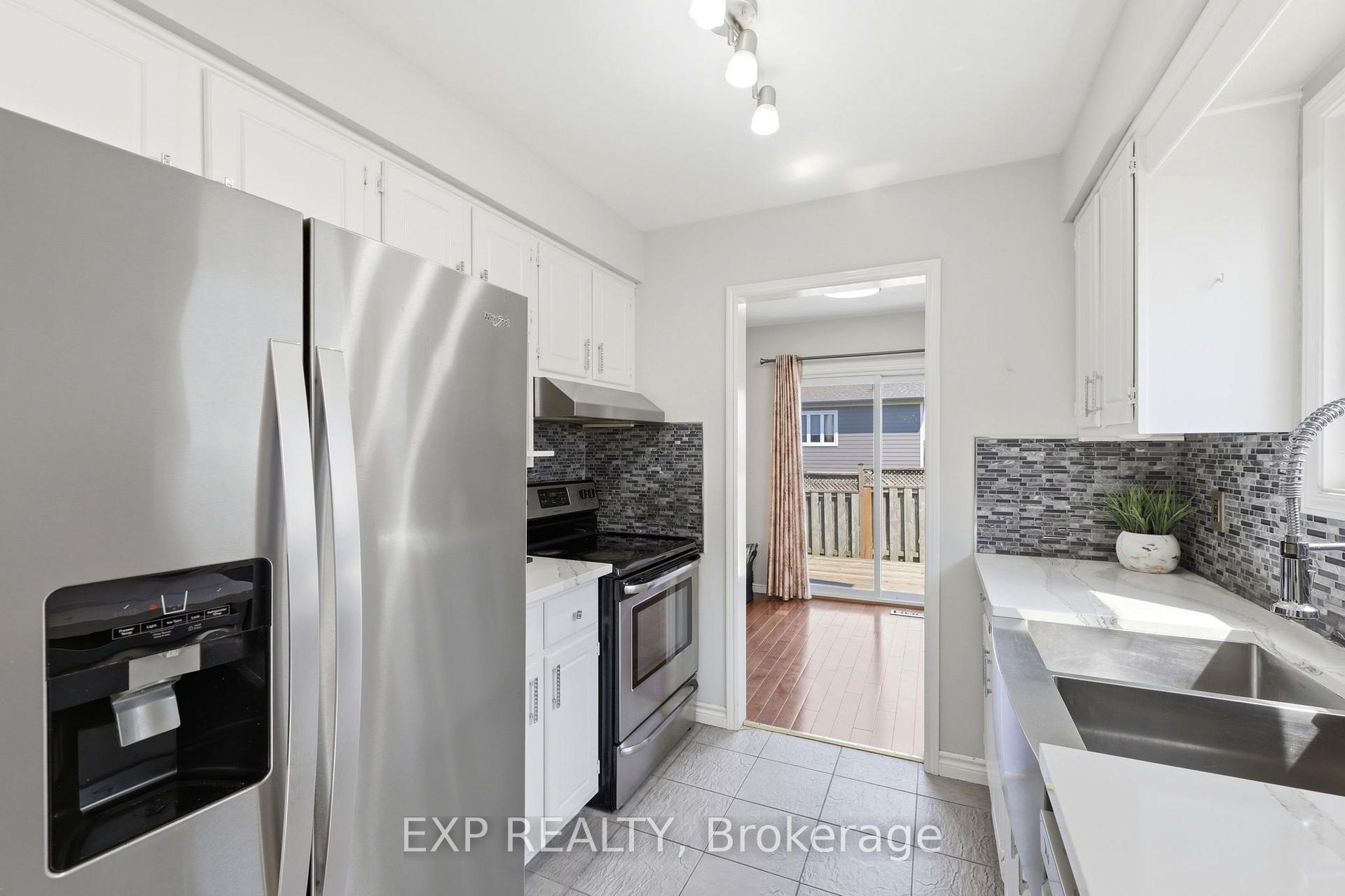 Photo 15 of 111 Gerald Crescent, London, South J — HOMEH
