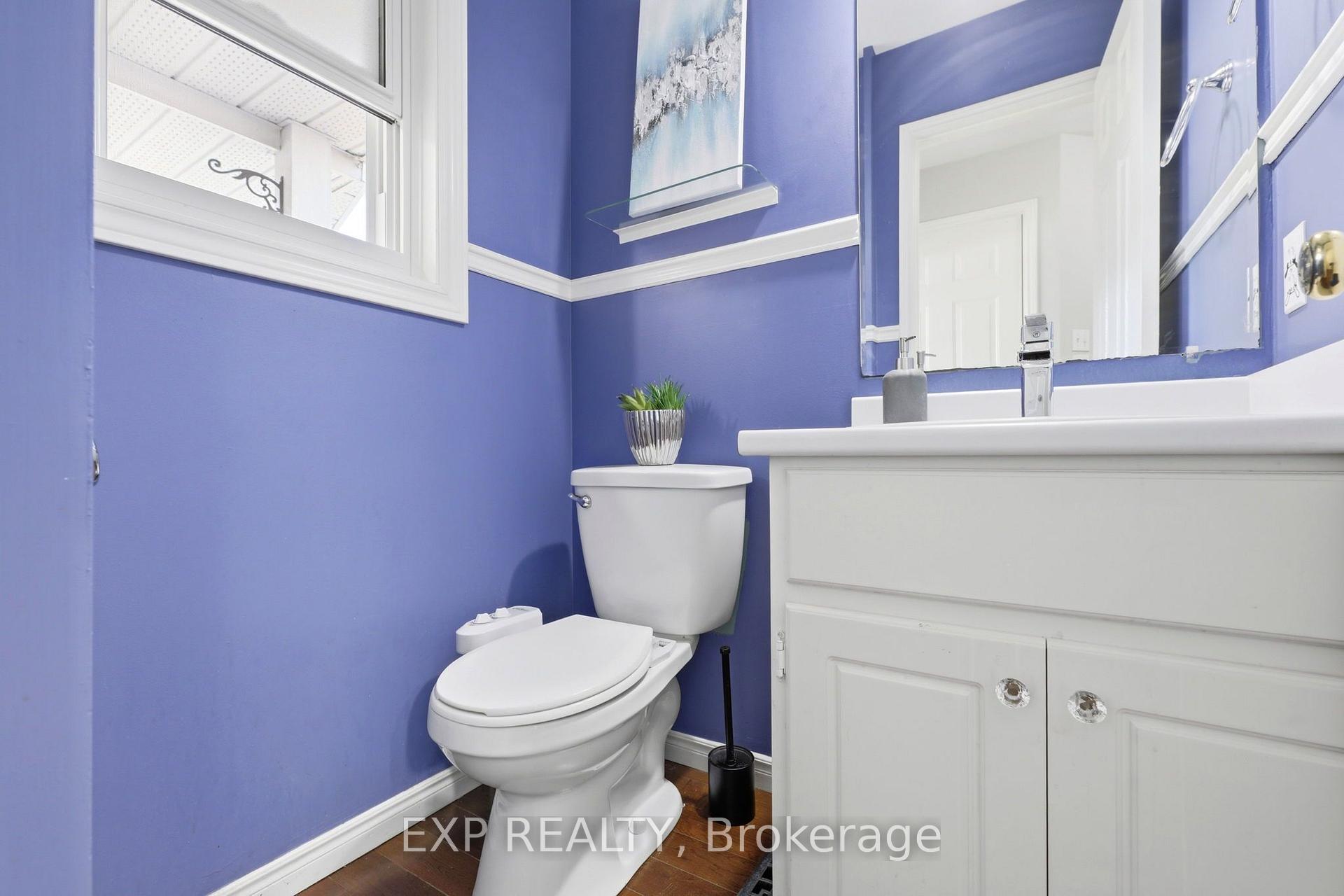 Photo 20 of 111 Gerald Crescent, London, South J — HOMEH
