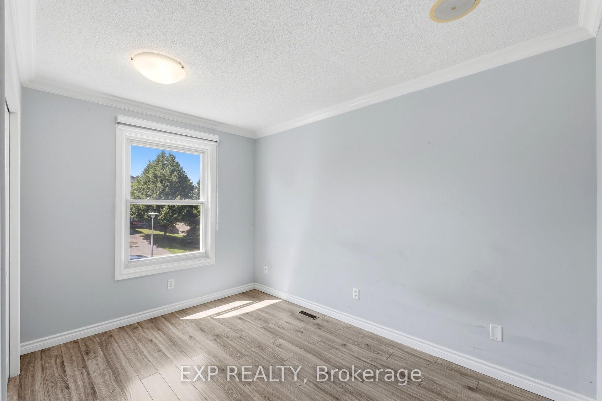 Photo 29 of 111 Gerald Crescent, London, South J — HOMEH