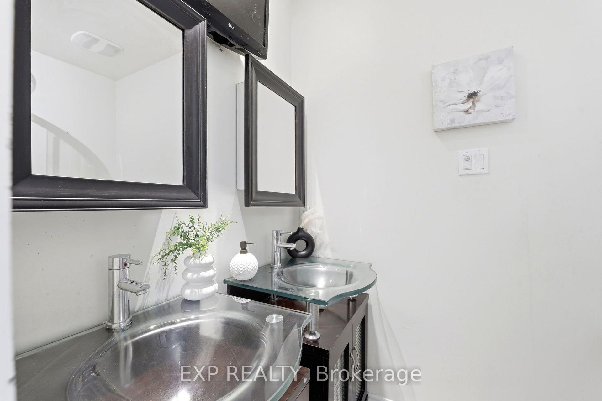 Photo 31 of 111 Gerald Crescent, London, South J — HOMEH