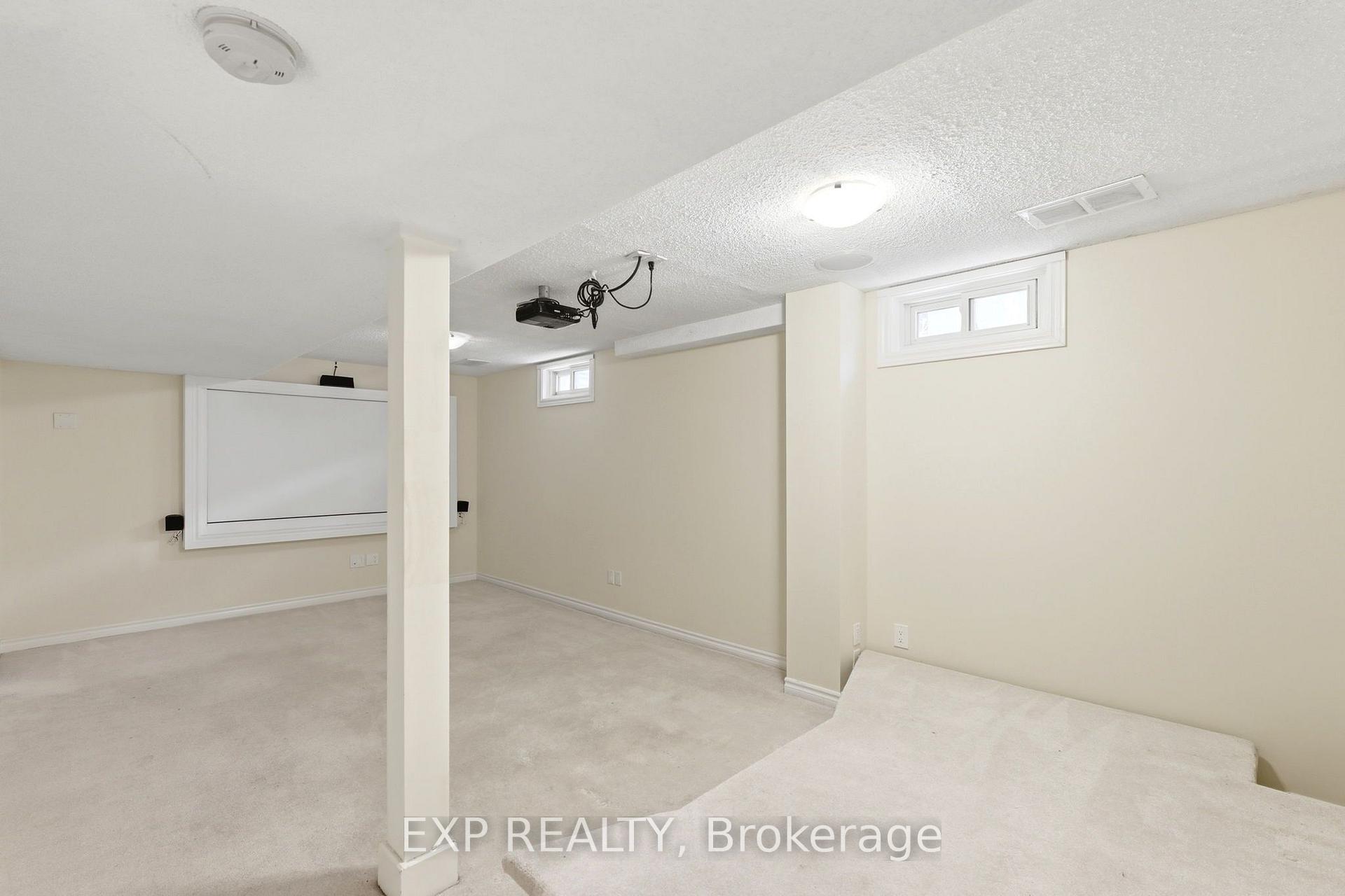 Photo 34 of 111 Gerald Crescent, London, South J — HOMEH