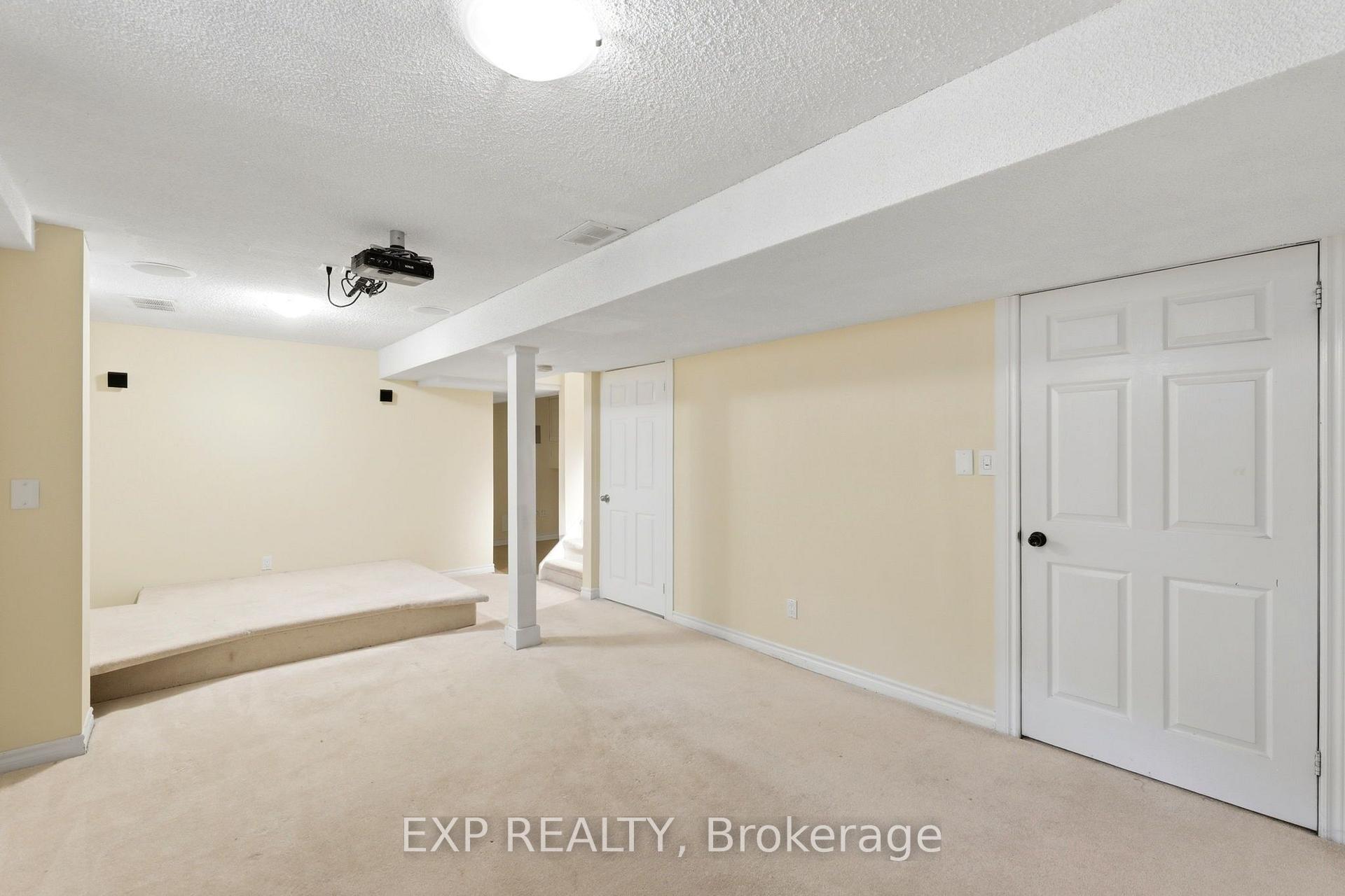 Photo 35 of 111 Gerald Crescent, London, South J — HOMEH