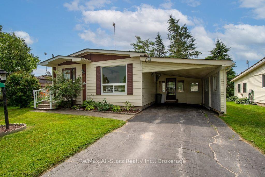 Photo 5 of 12 Park Street, Kawartha Lakes, Fenelon — HOMEH