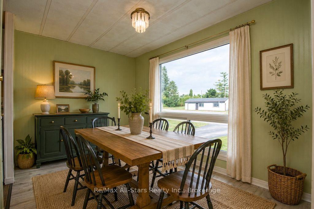 Photo 10 of 12 Park Street, Kawartha Lakes, Fenelon — HOMEH