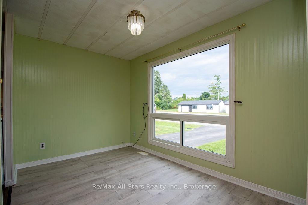Photo 11 of 12 Park Street, Kawartha Lakes, Fenelon — HOMEH