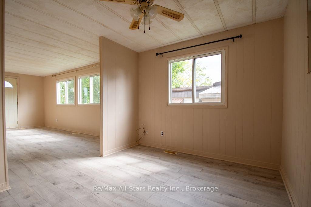 Photo 15 of 12 Park Street, Kawartha Lakes, Fenelon — HOMEH