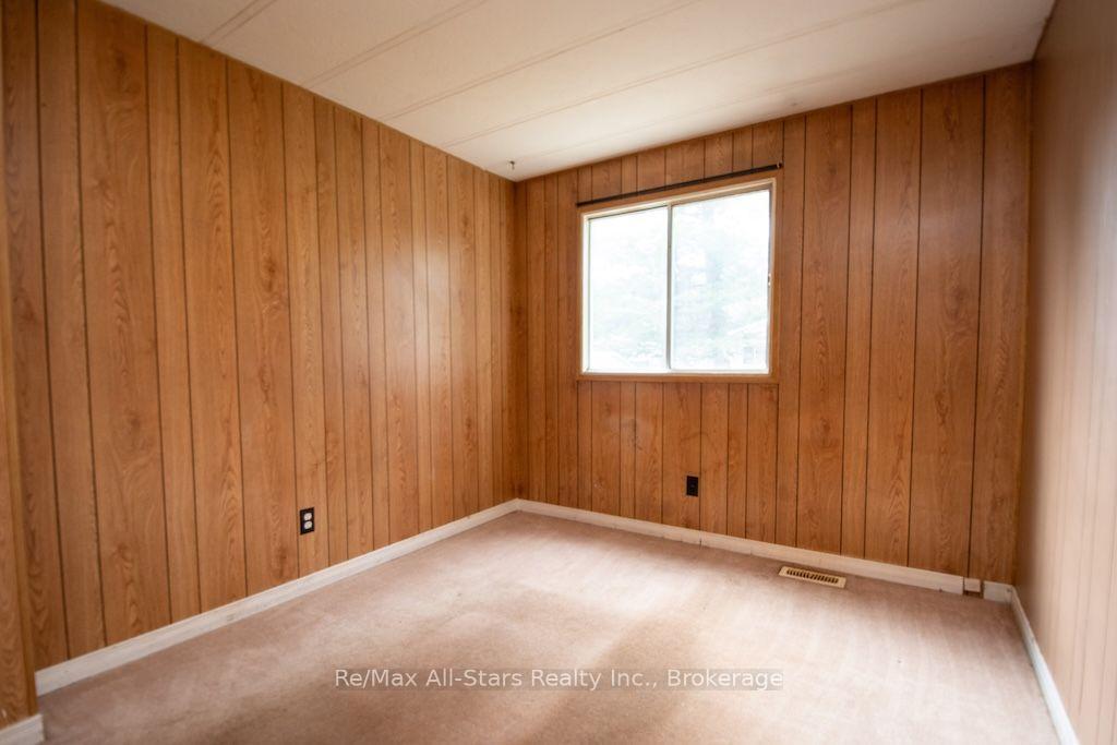 Photo 23 of 12 Park Street, Kawartha Lakes, Fenelon — HOMEH