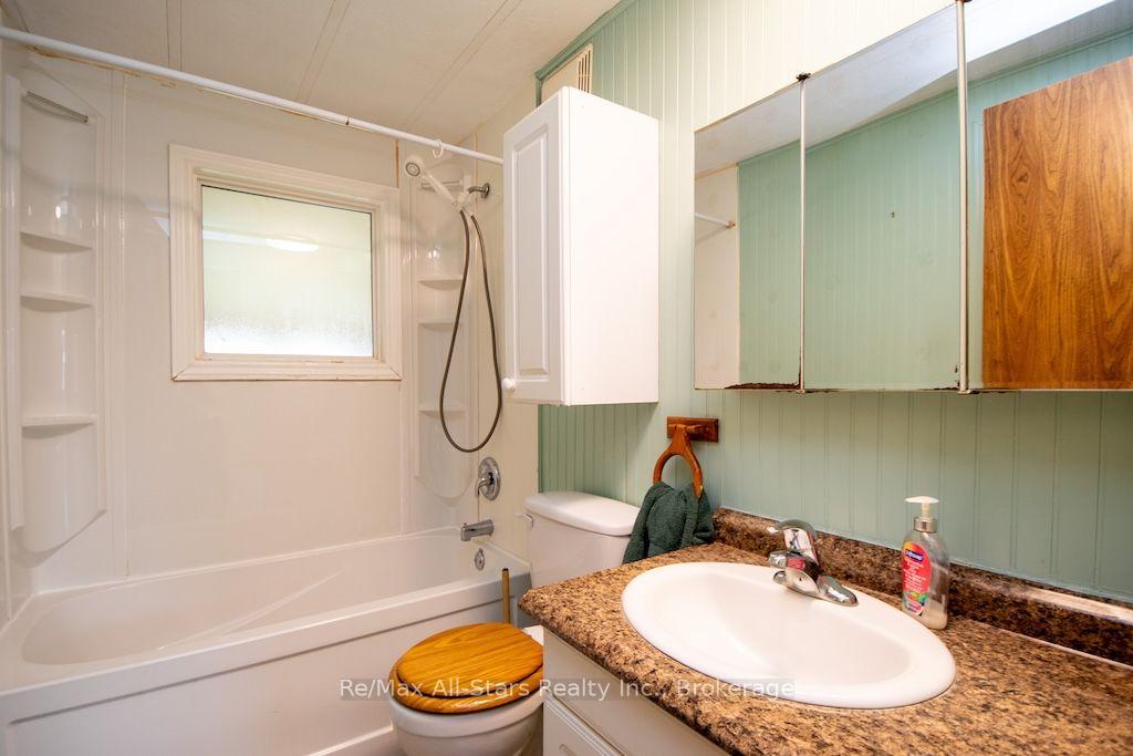 Photo 26 of 12 Park Street, Kawartha Lakes, Fenelon — HOMEH