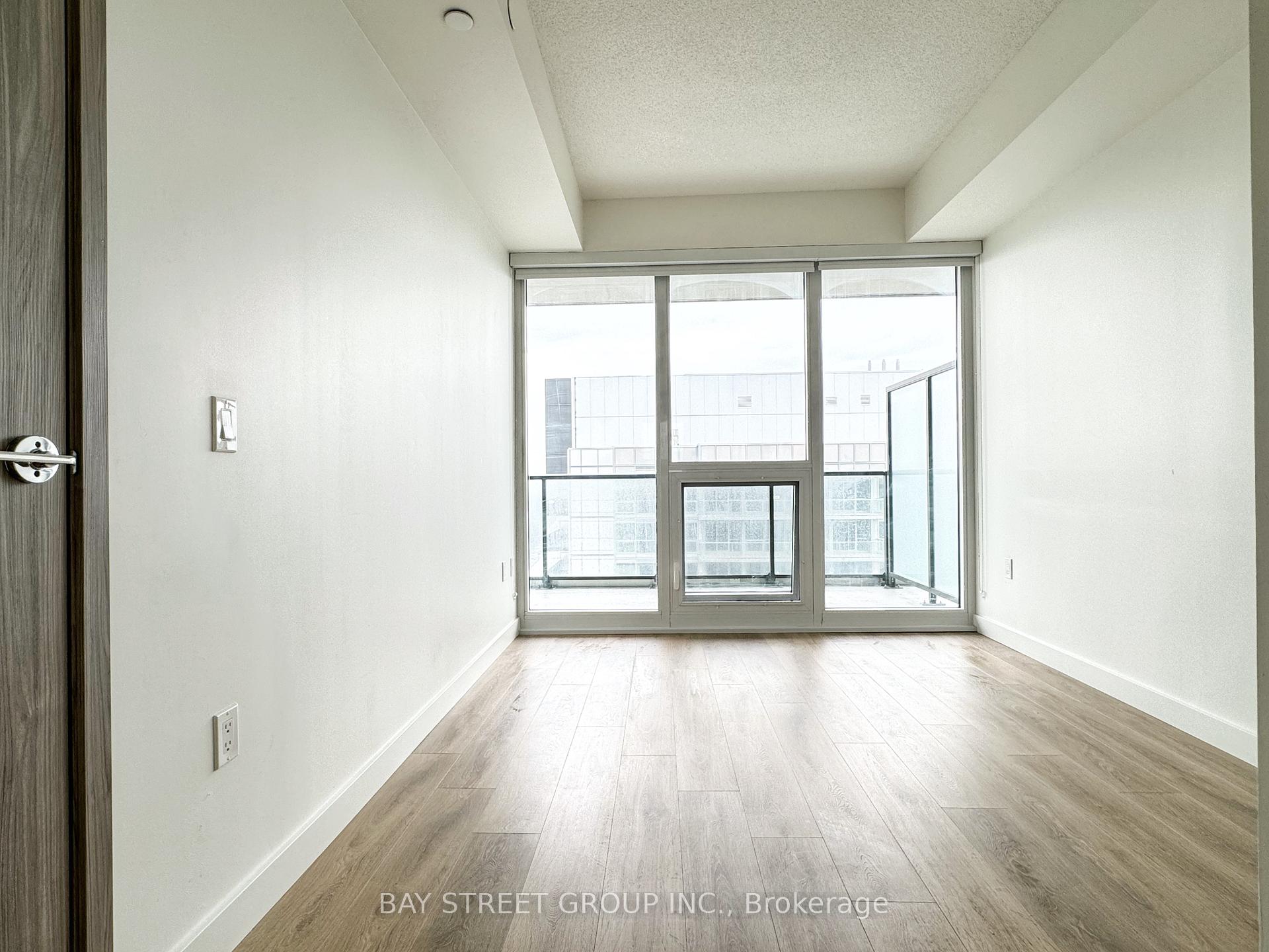 Photo 3 of Unit 3605, 85 Mcmahon Drive, North York, Bayview Village — HOMEH
