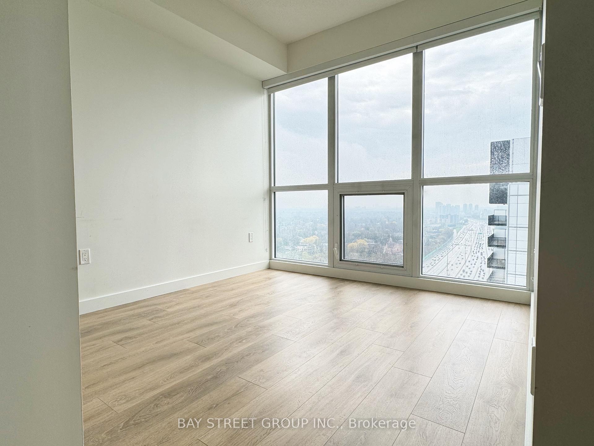 Photo 5 of Unit 3605, 85 Mcmahon Drive, North York, Bayview Village — HOMEH