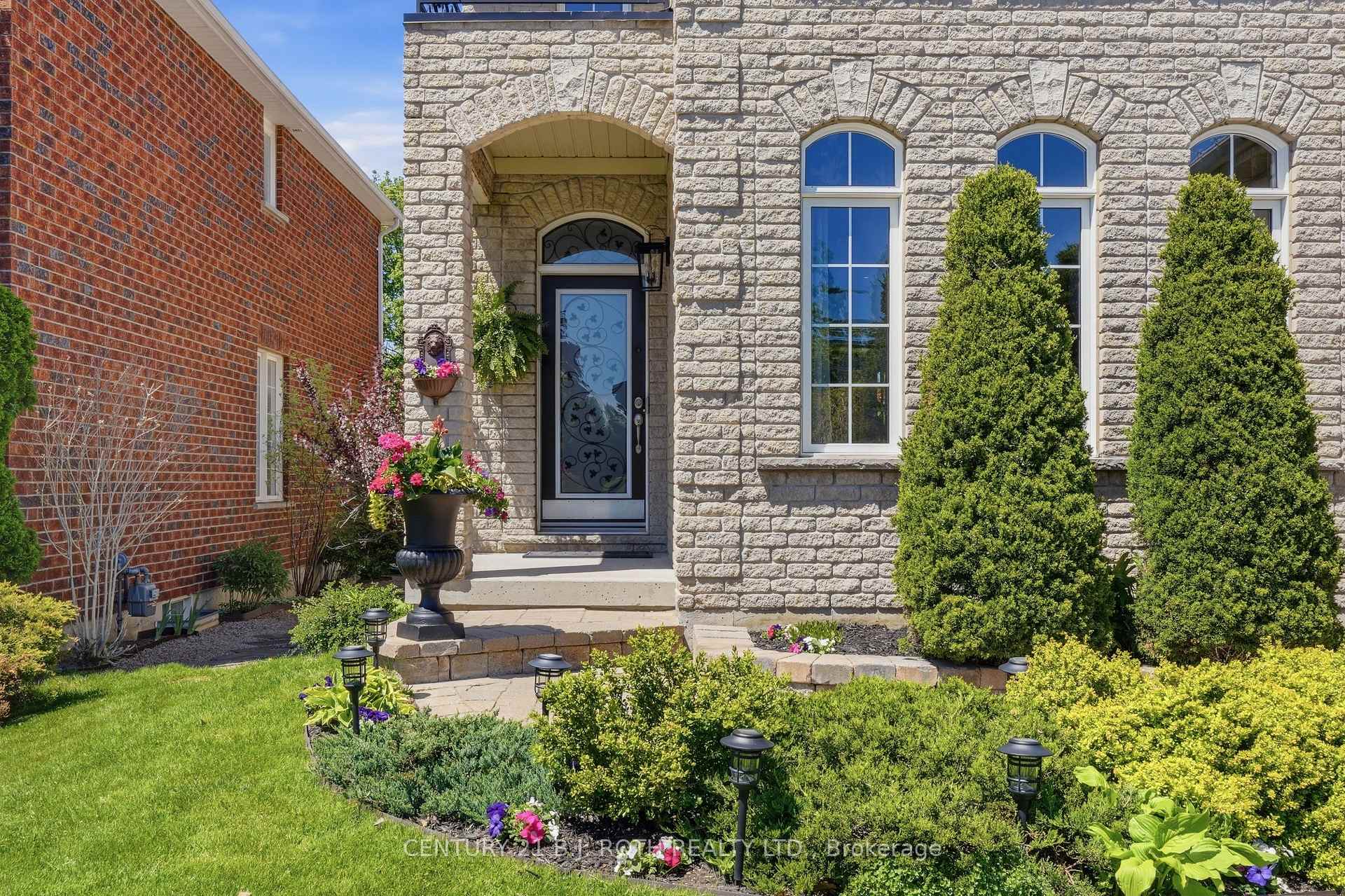 Photo 3 of 115 Sandringham Drive, Barrie, Innis-Shore — HOMEH