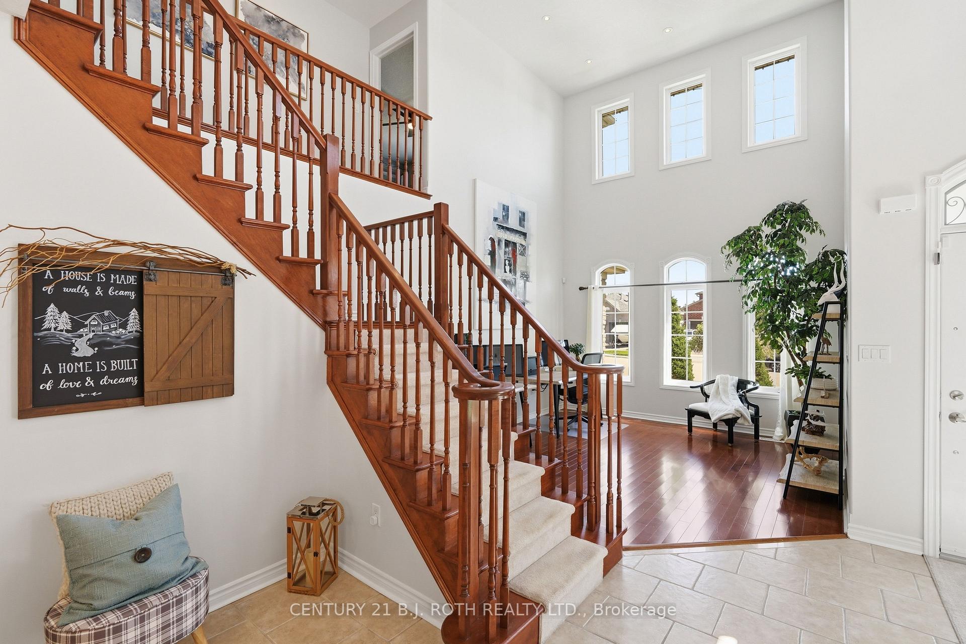 Photo 5 of 115 Sandringham Drive, Barrie, Innis-Shore — HOMEH