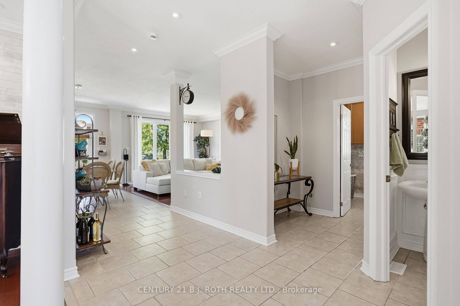 Photo 10 of 115 Sandringham Drive, Barrie, Innis-Shore — HOMEH