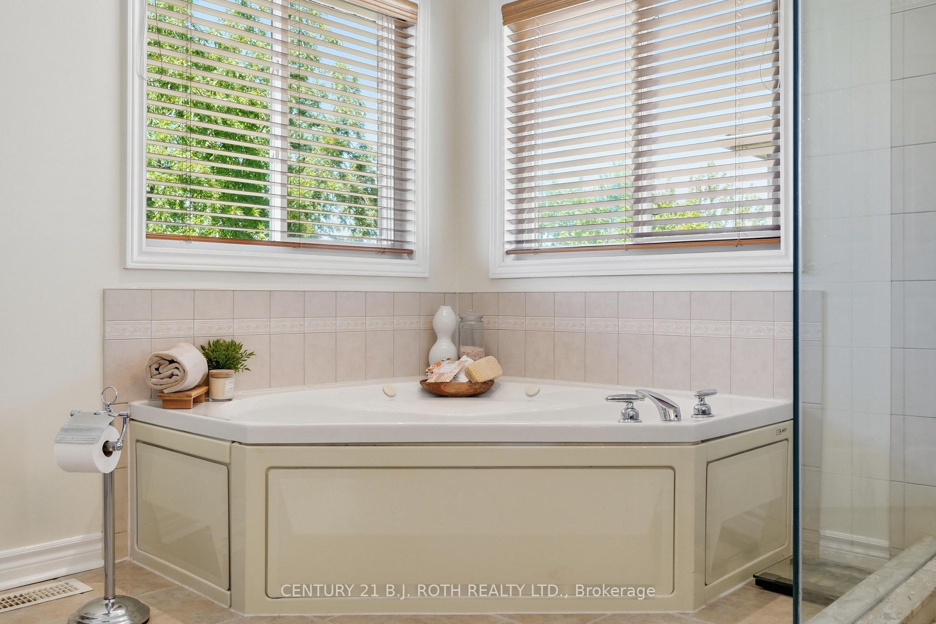 Photo 23 of 115 Sandringham Drive, Barrie, Innis-Shore — HOMEH