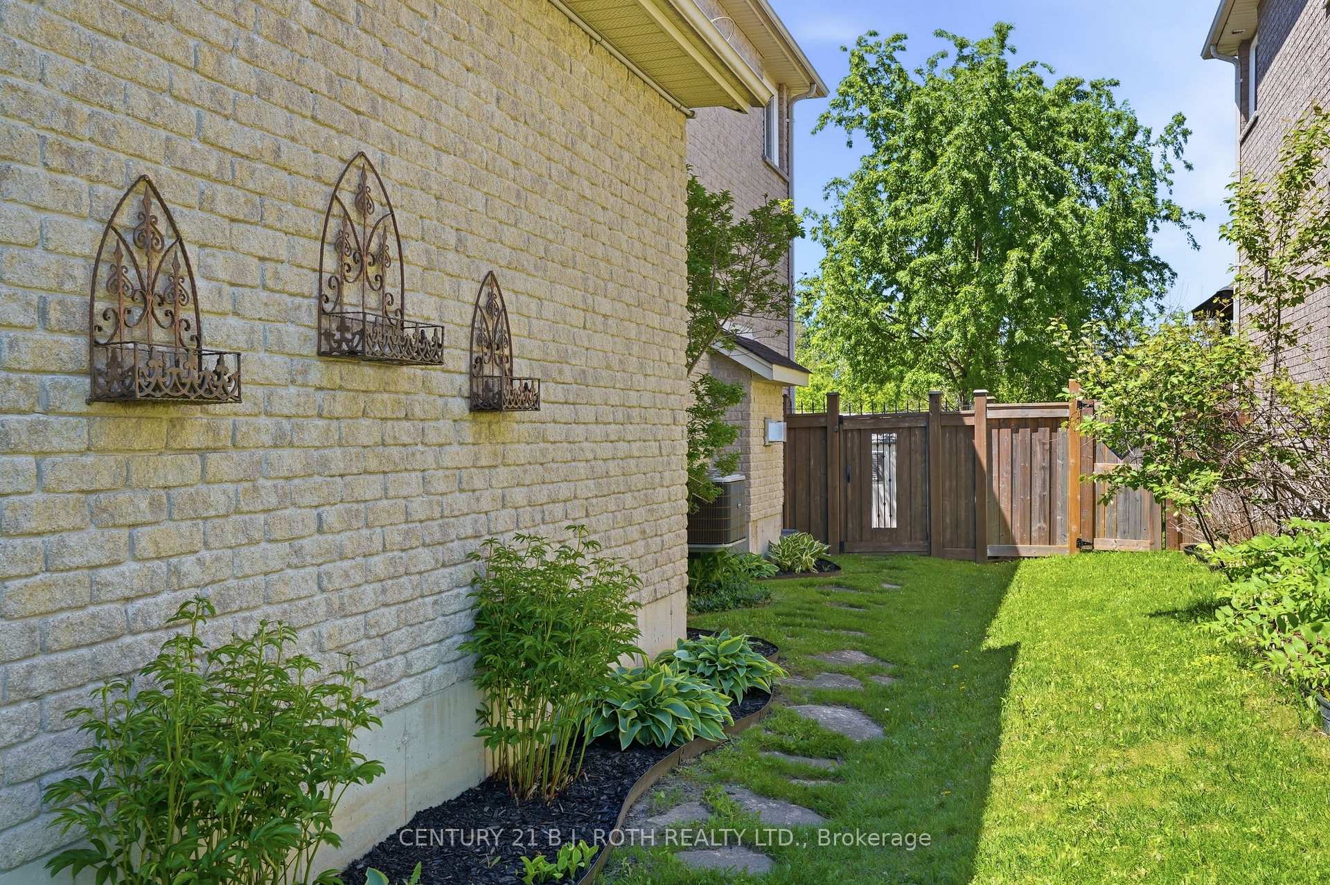 Photo 43 of 115 Sandringham Drive, Barrie, Innis-Shore — HOMEH