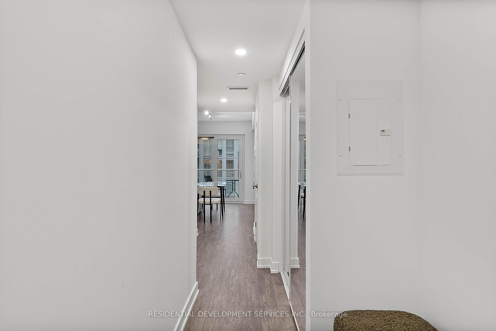 Photo 3 of Unit 901, 88 Queen Street, Toronto, Church-Yonge Corridor — HOMEH