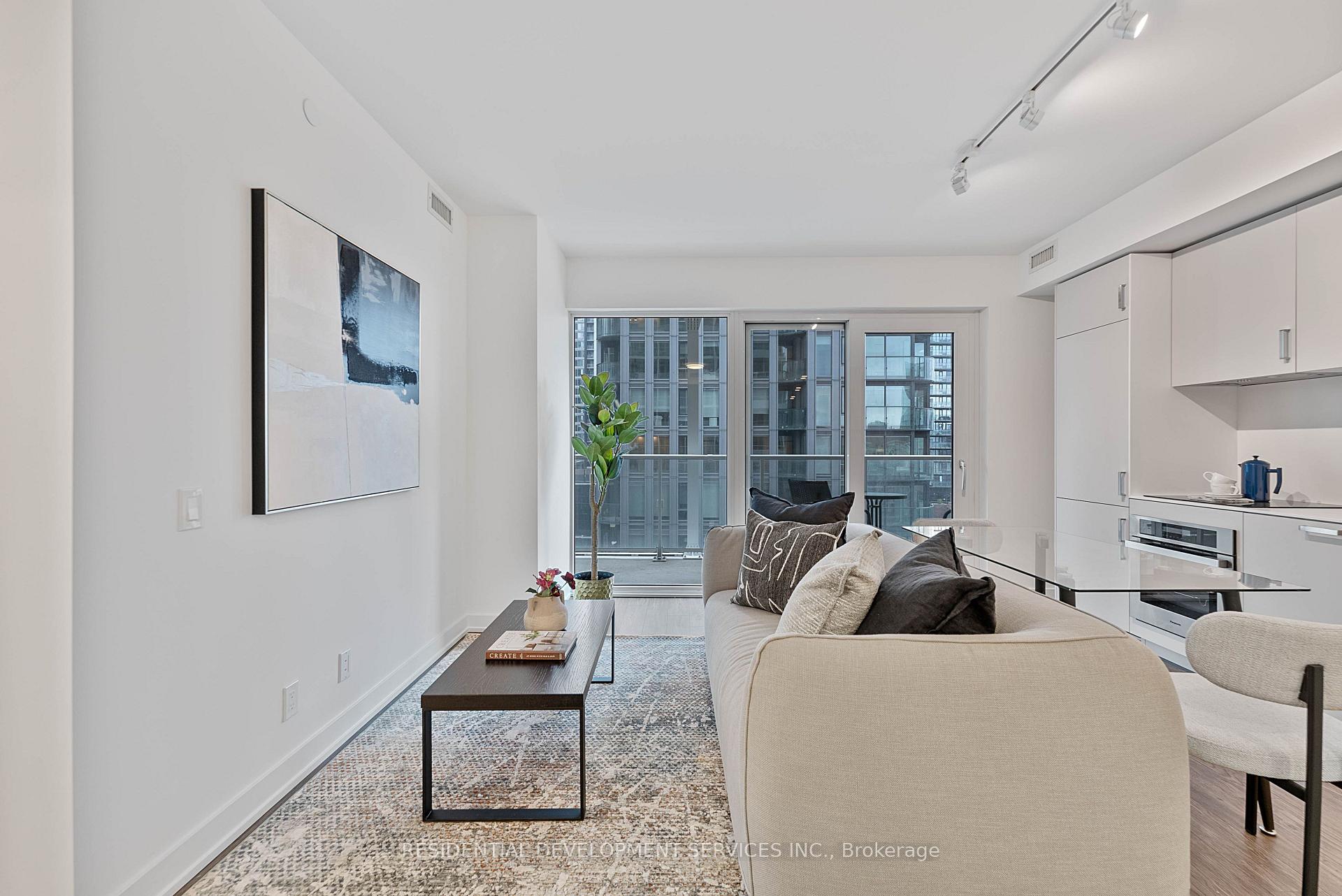Photo 8 of Unit 901, 88 Queen Street, Toronto, Church-Yonge Corridor — HOMEH