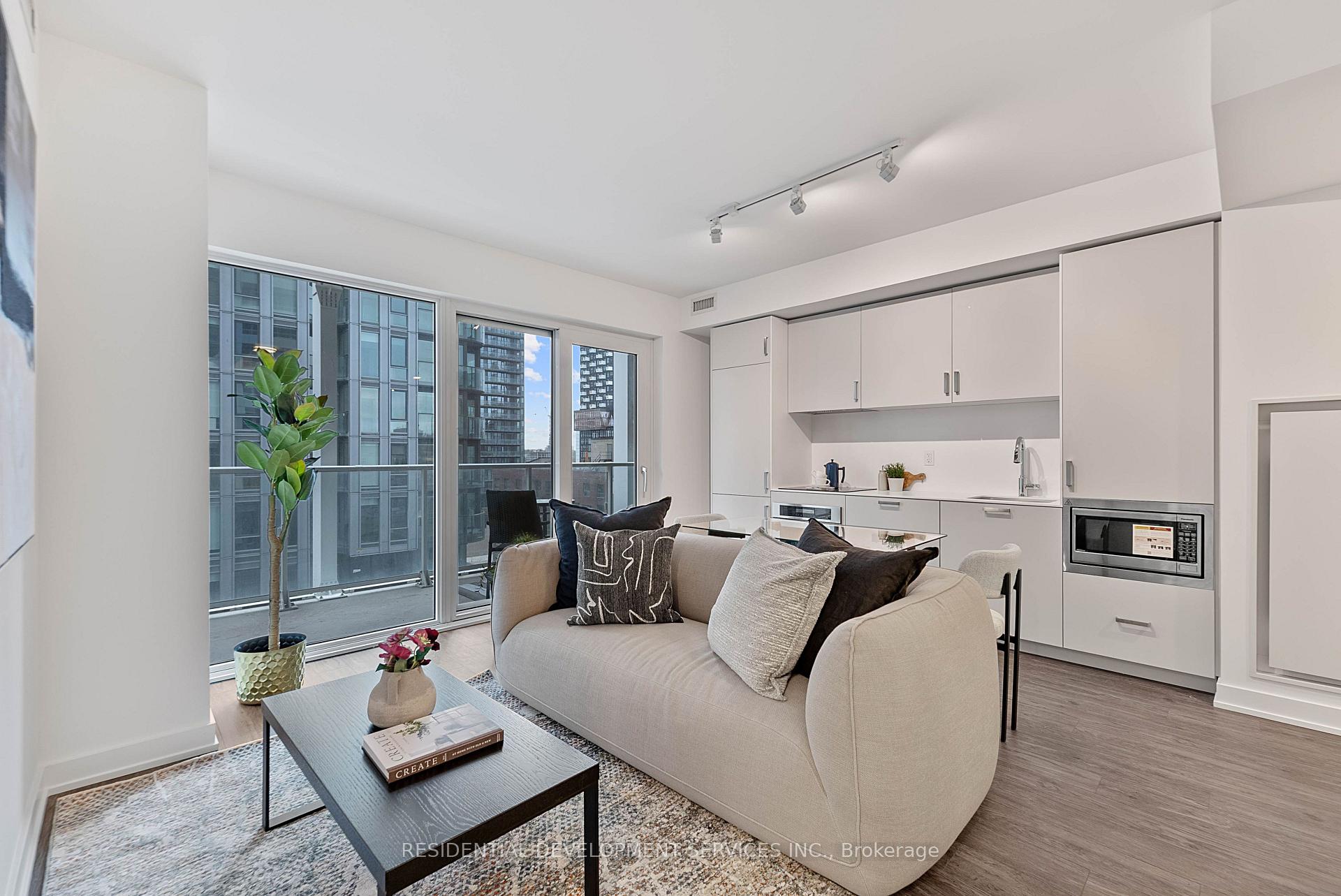 Photo 9 of Unit 901, 88 Queen Street, Toronto, Church-Yonge Corridor — HOMEH