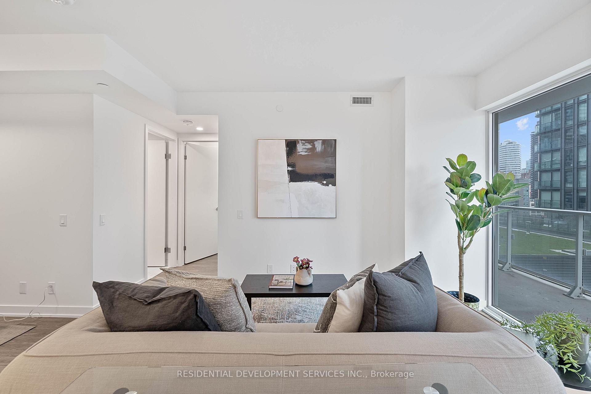 Photo 12 of Unit 901, 88 Queen Street, Toronto, Church-Yonge Corridor — HOMEH