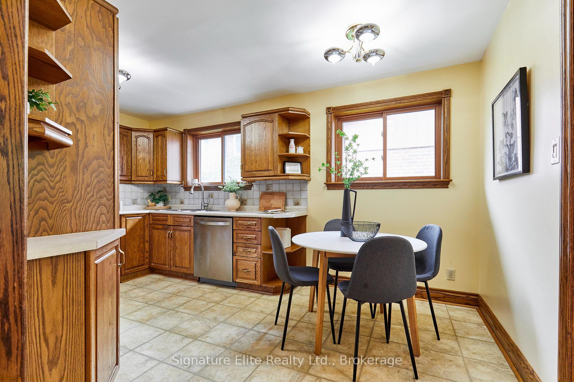 Photo 13 of 35 Ravenview Drive, Scarborough, West Hill — HOMEH