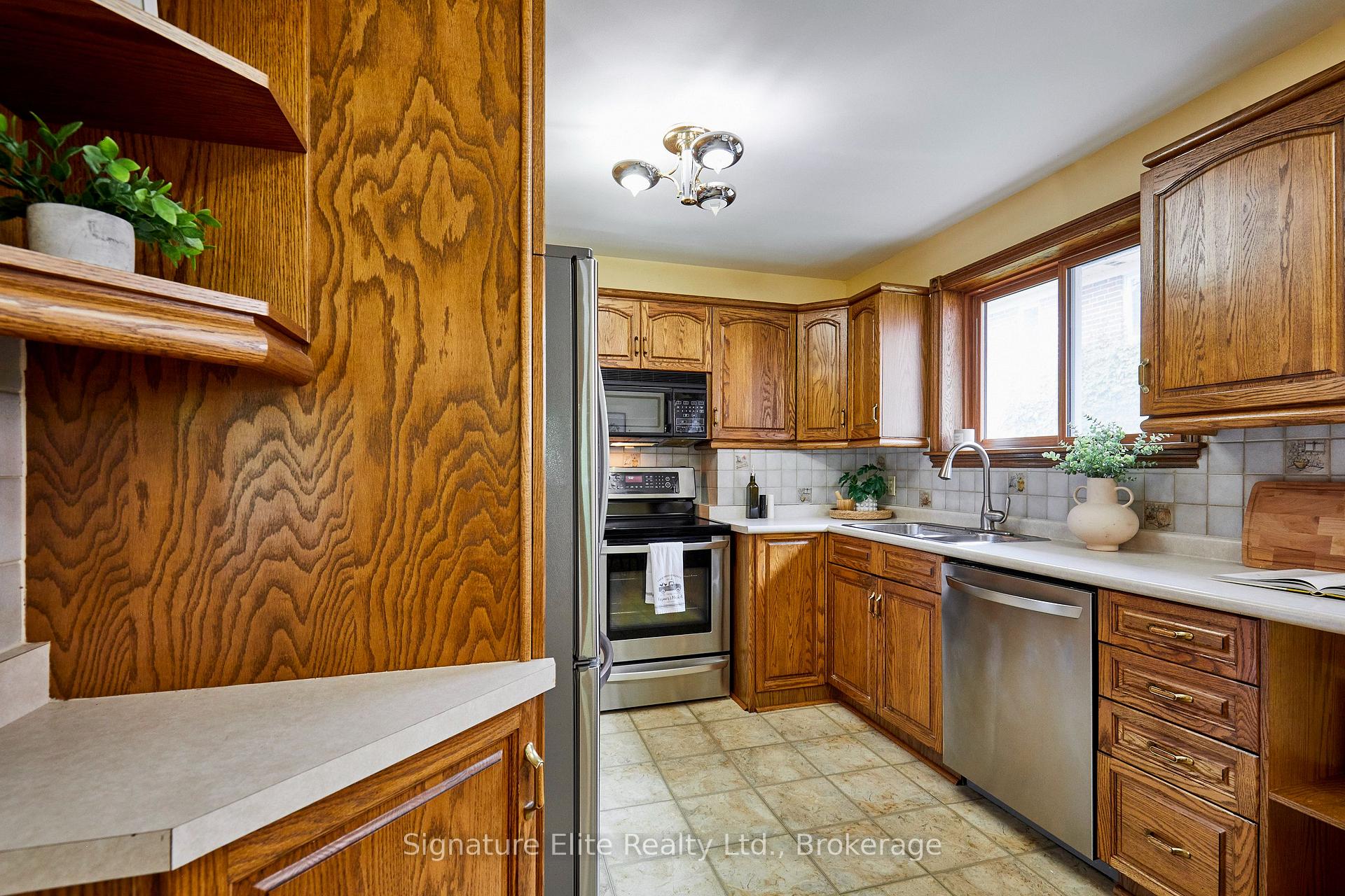 Photo 14 of 35 Ravenview Drive, Scarborough, West Hill — HOMEH