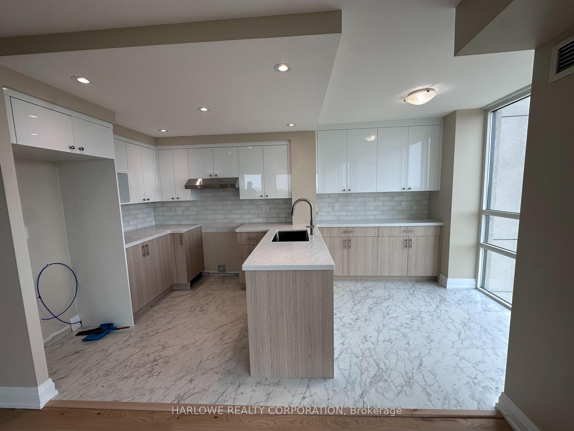 Photo 3 of Unit 1506, 503 Beecroft Road, North York, Willowdale West — HOMEH
