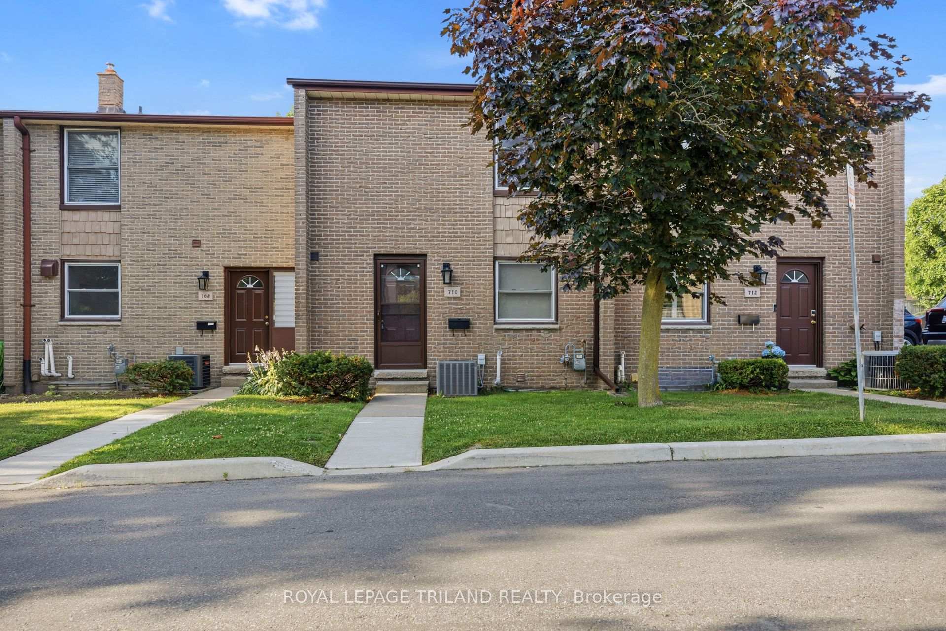 Front of Unit 8, 710 Wonderland Road S