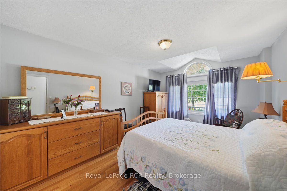 Photo 7 of 255 2nd Avenue W, Owen Sound — HOMEH
