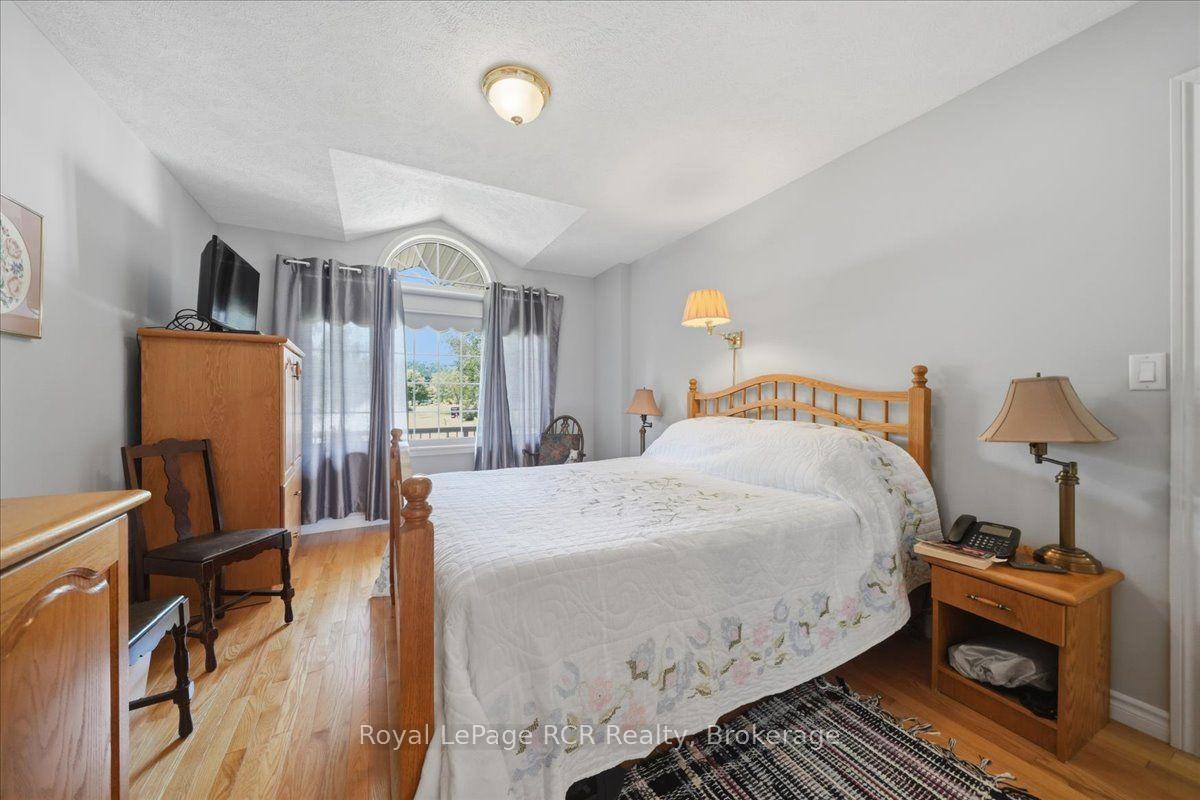 Photo 8 of 255 2nd Avenue W, Owen Sound — HOMEH