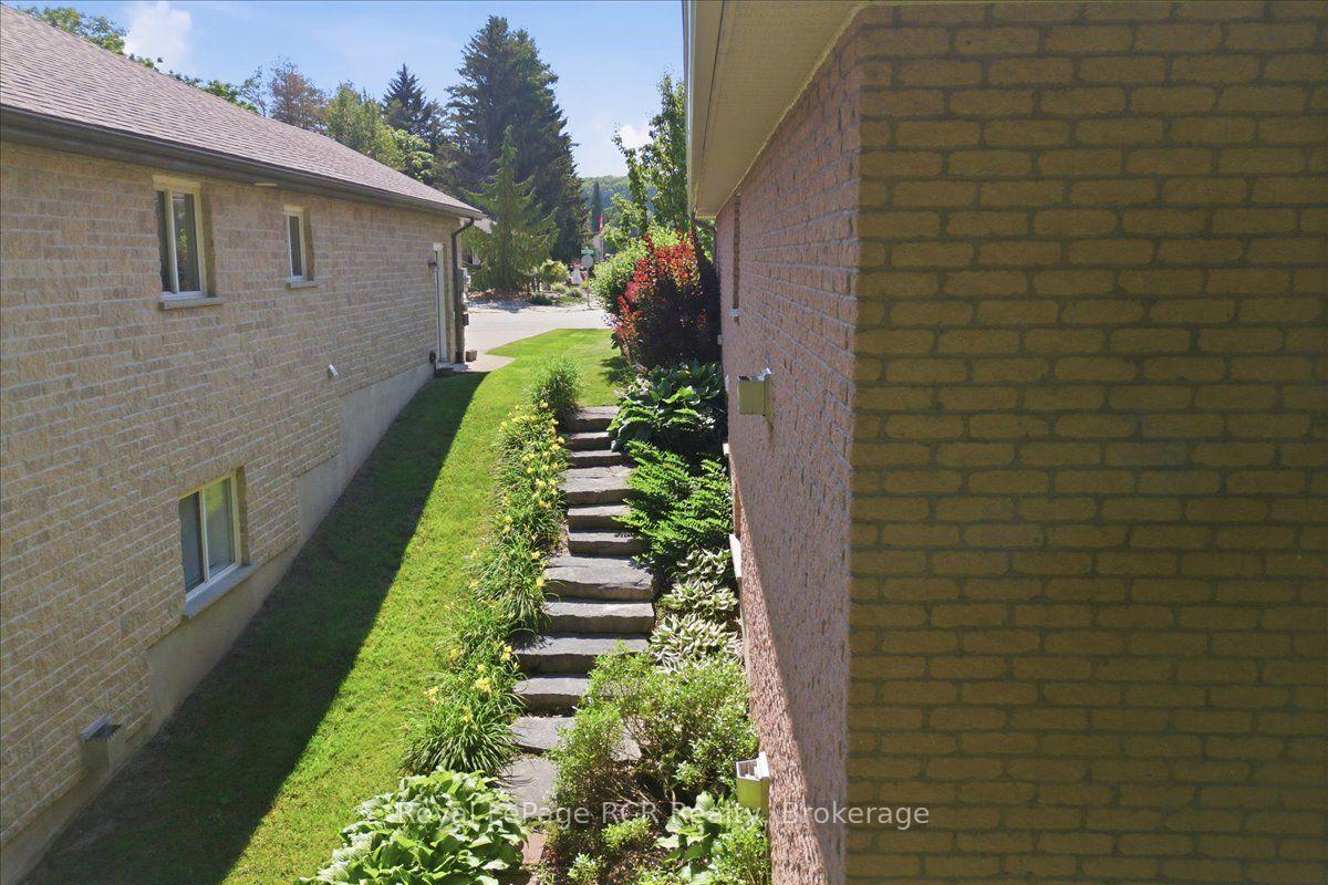 Photo 45 of 255 2nd Avenue W, Owen Sound — HOMEH