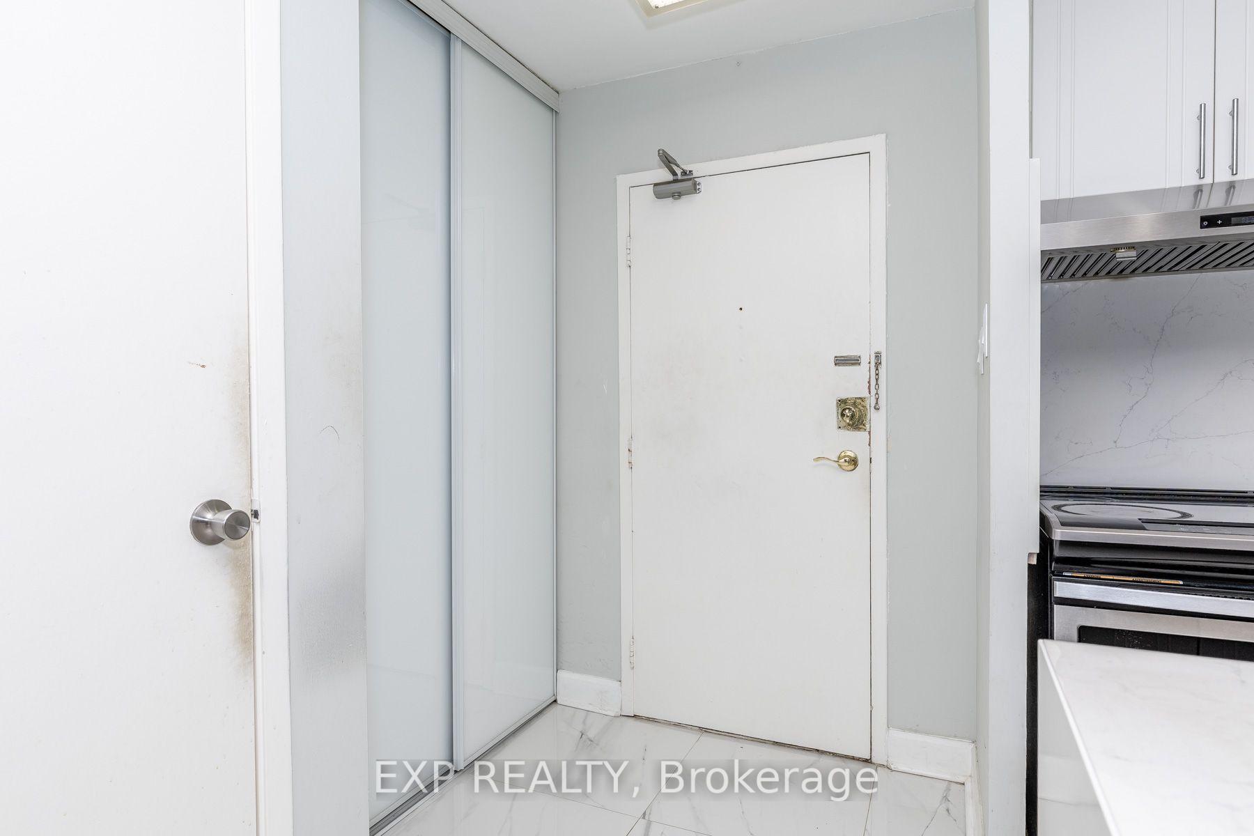Photo 7 of Unit 110, 4001 Don Mills Road, North York, Hillcrest Village — HOMEH